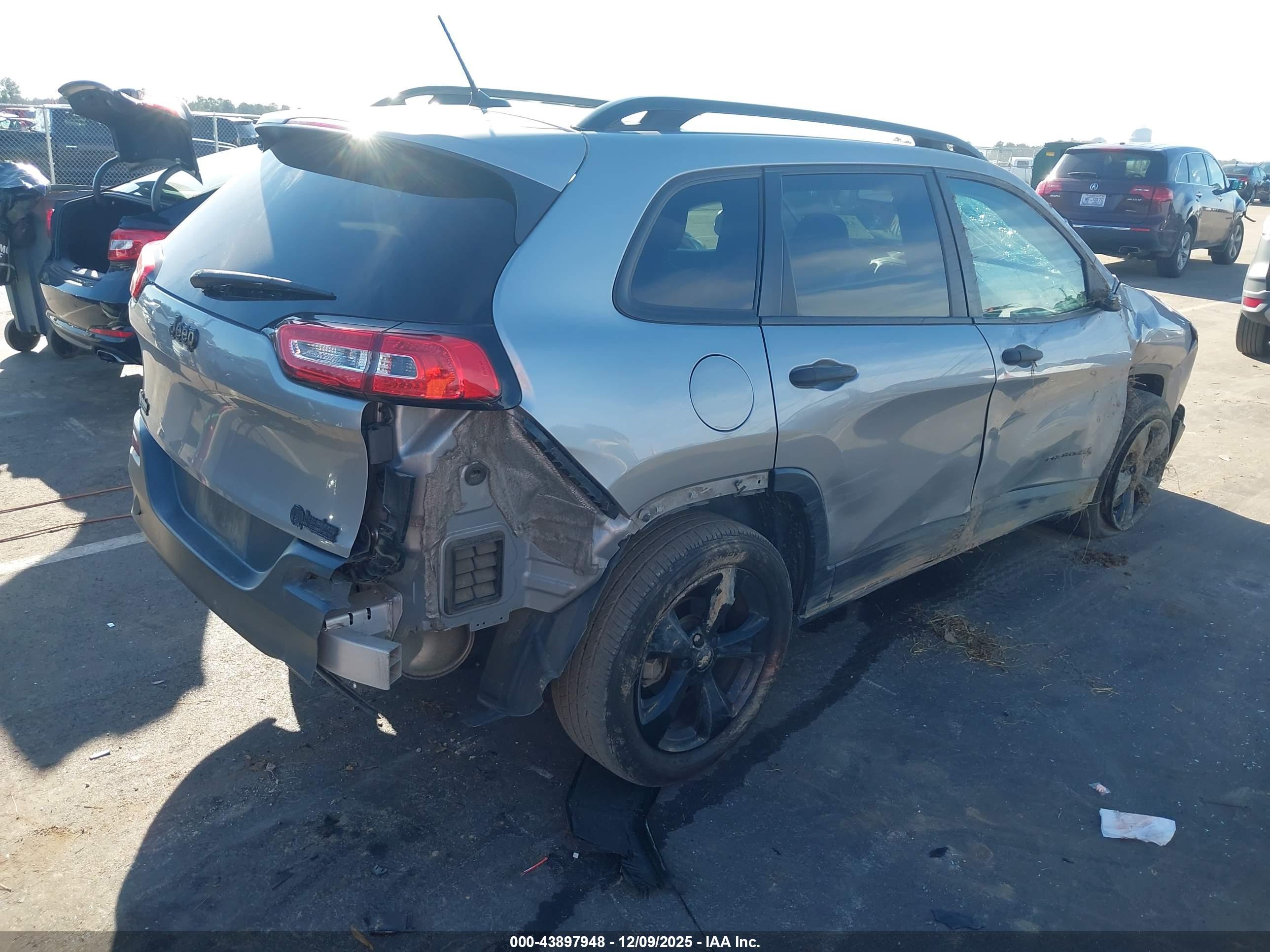 JEEP CHEROKEE image 4
