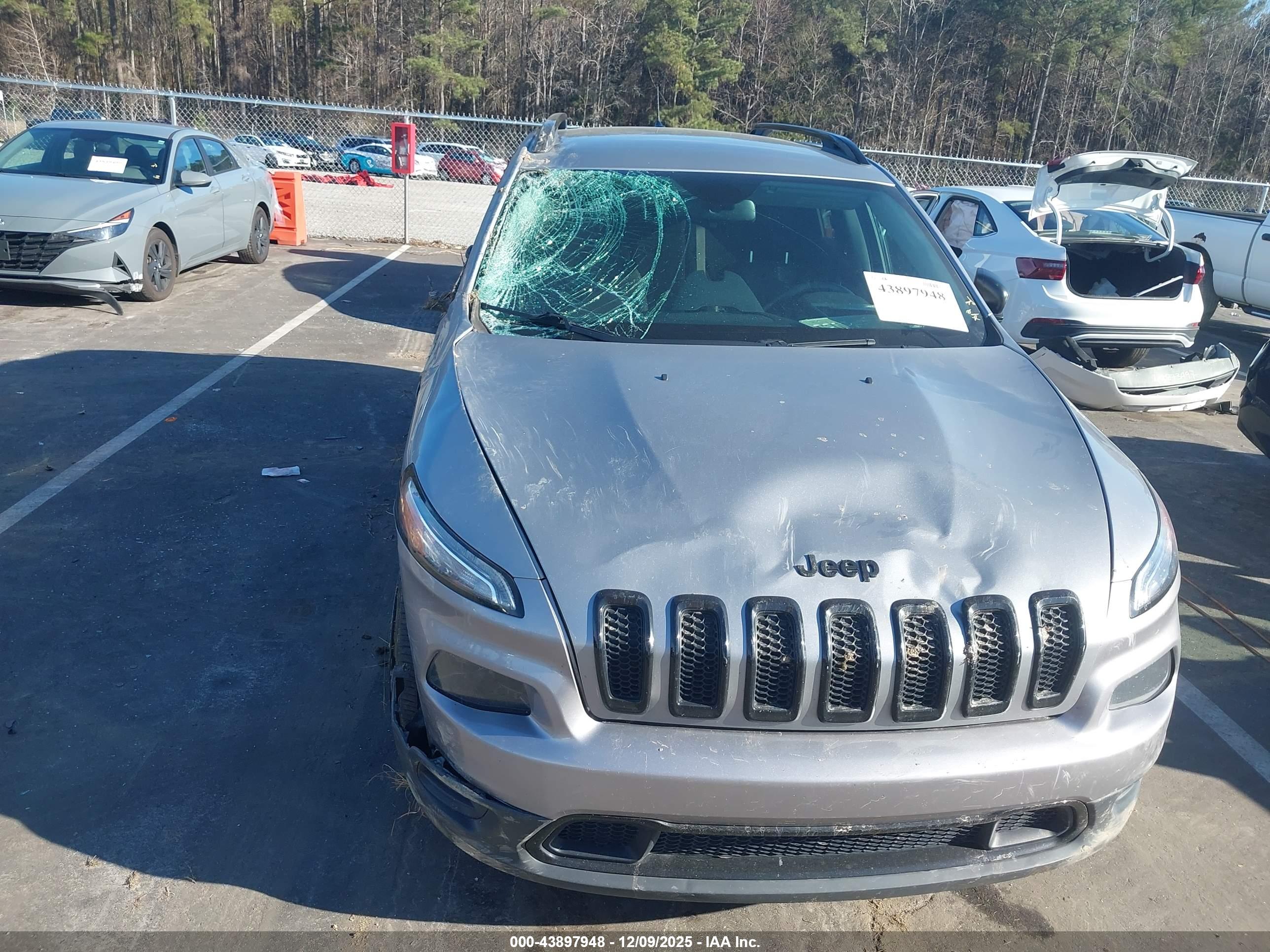 JEEP CHEROKEE image 6