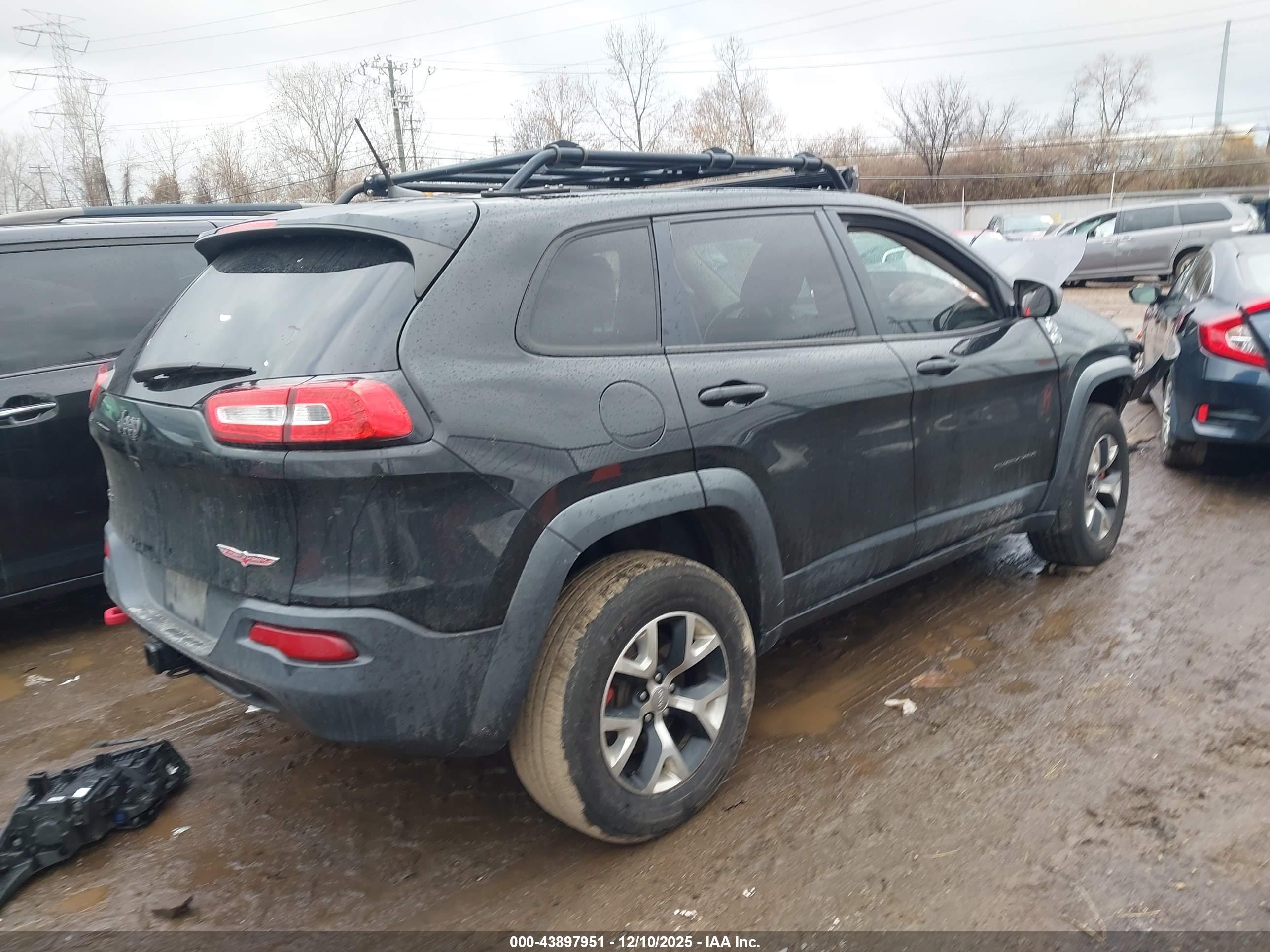 JEEP CHEROKEE image 4