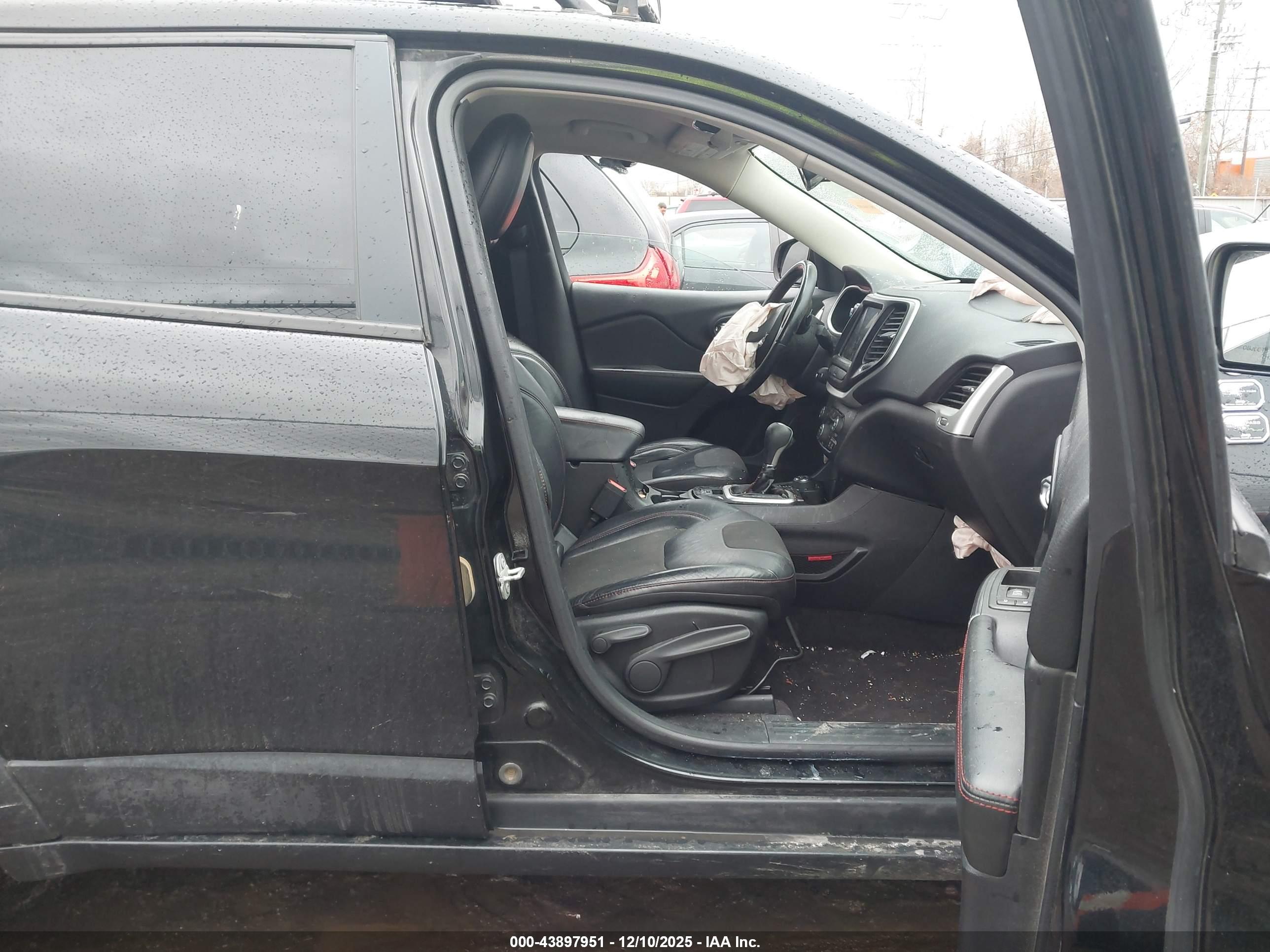 JEEP CHEROKEE image 5