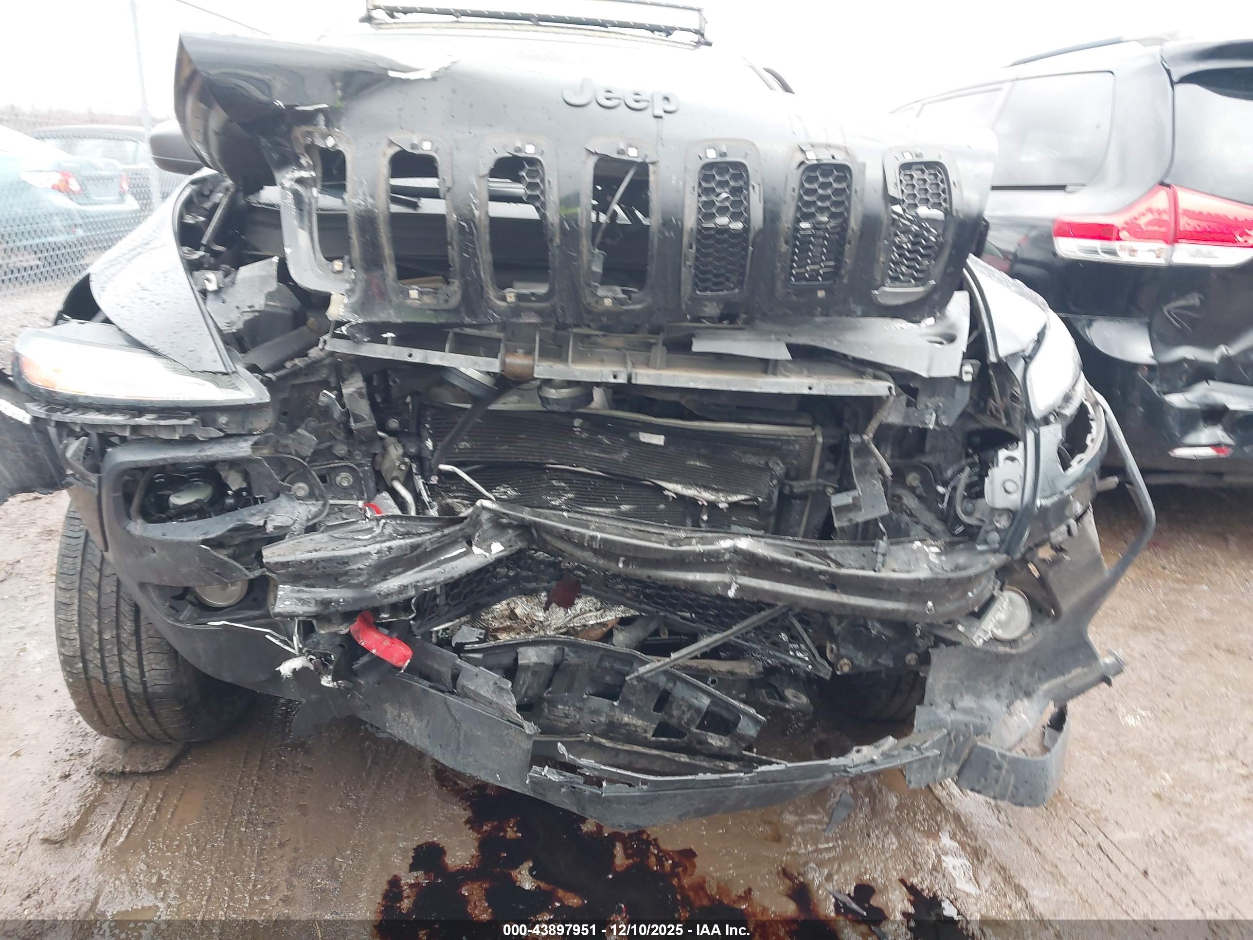 JEEP CHEROKEE image 6