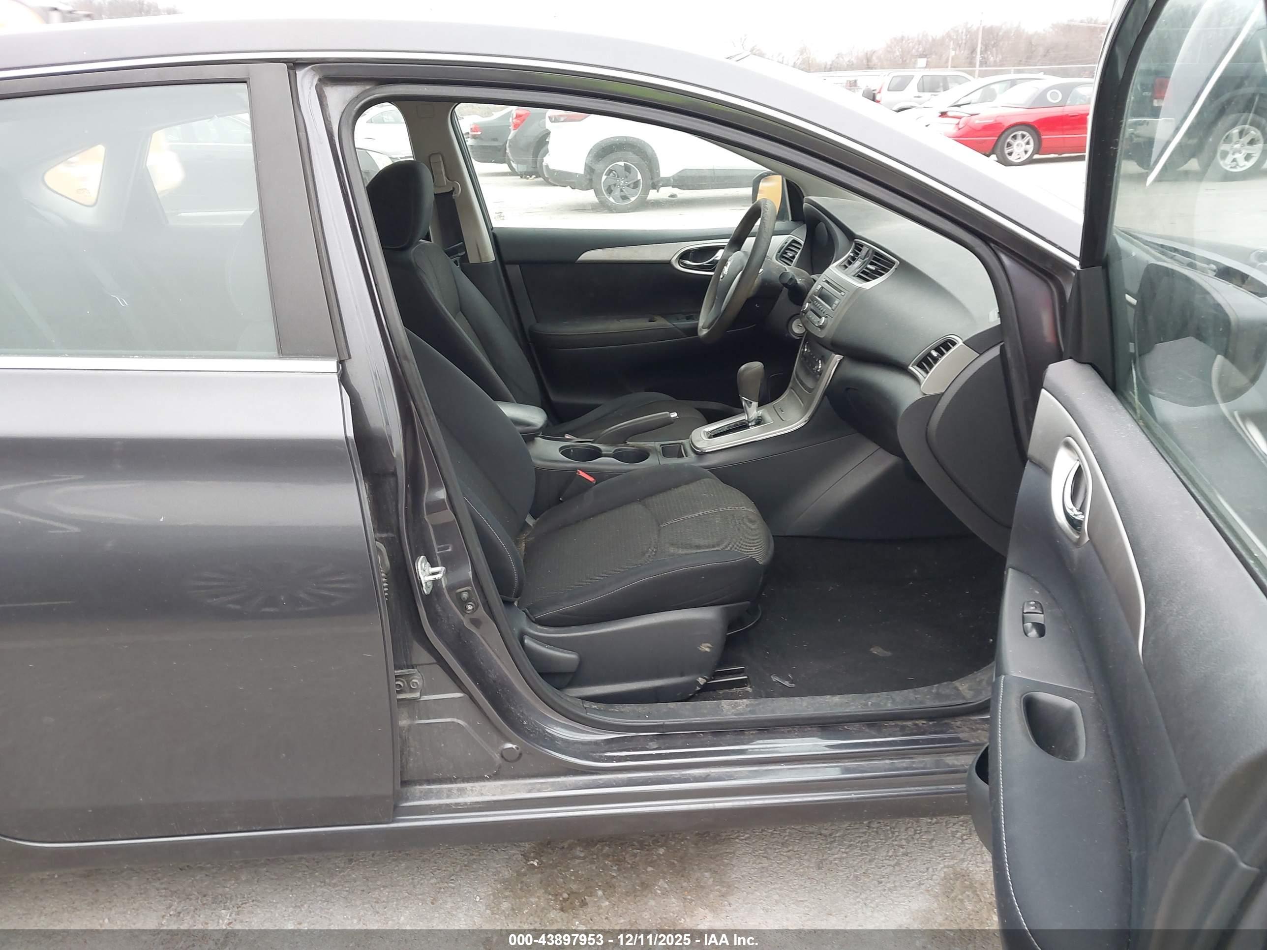 NISSAN SENTRA image 5