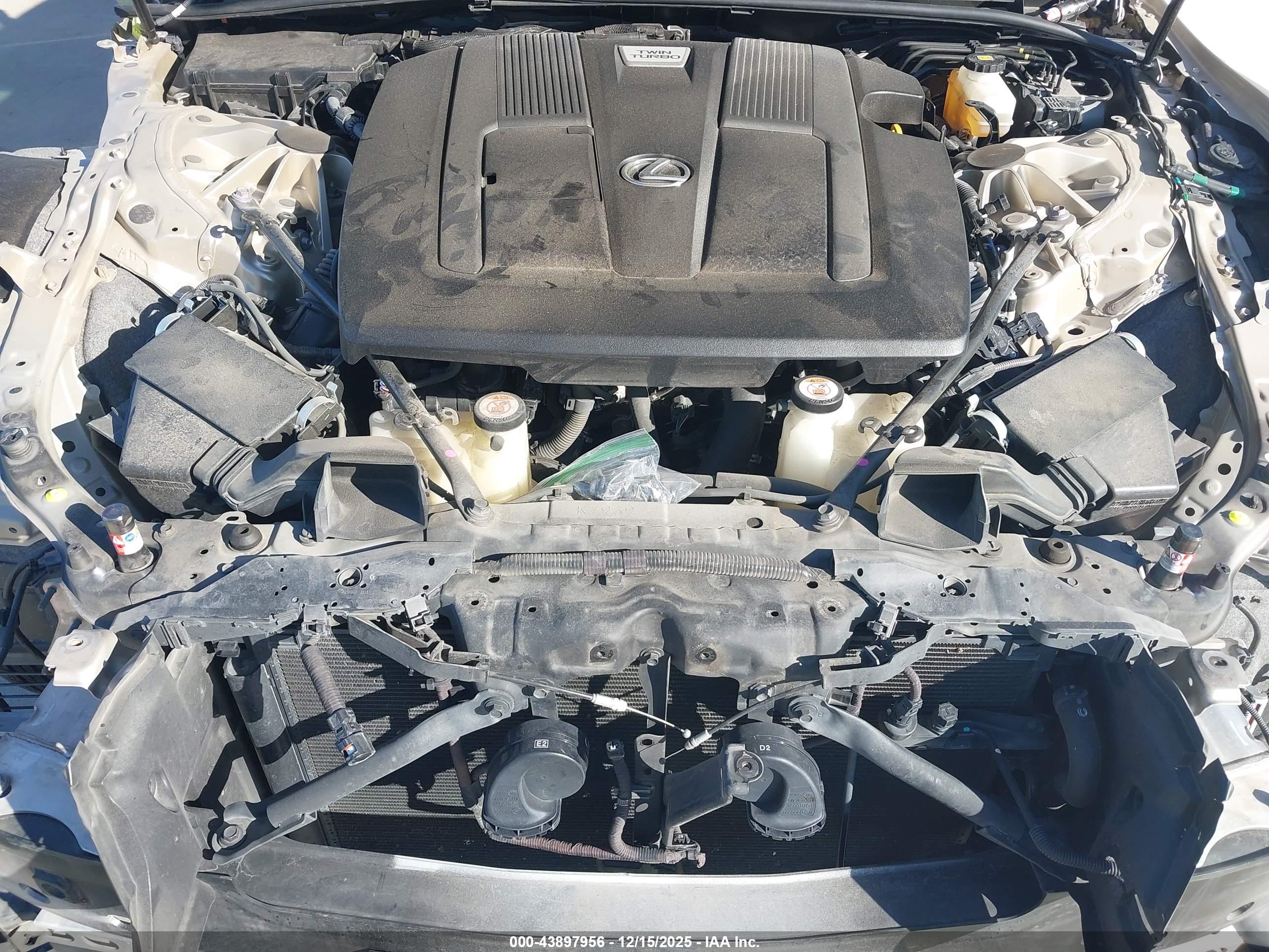 LEXUS LS image 10