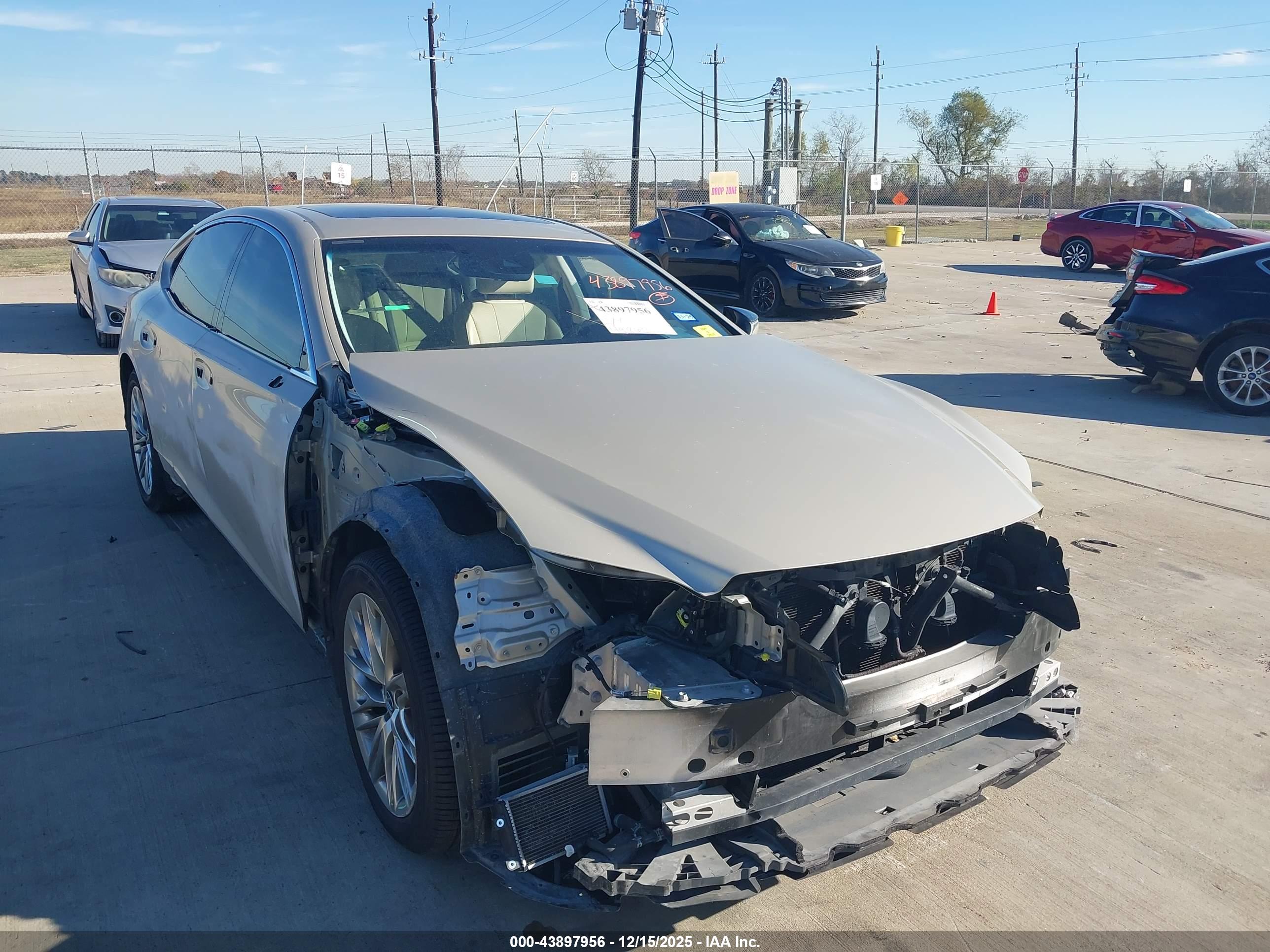 LEXUS LS image 6