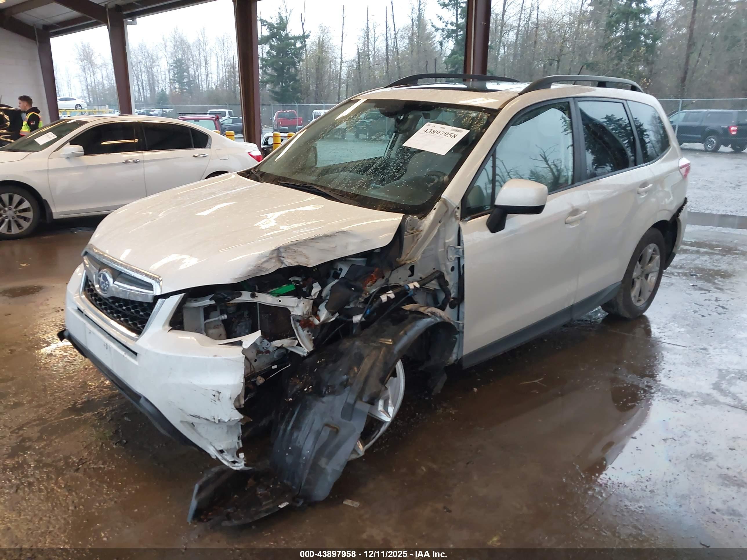 SUBARU FORESTER image 2