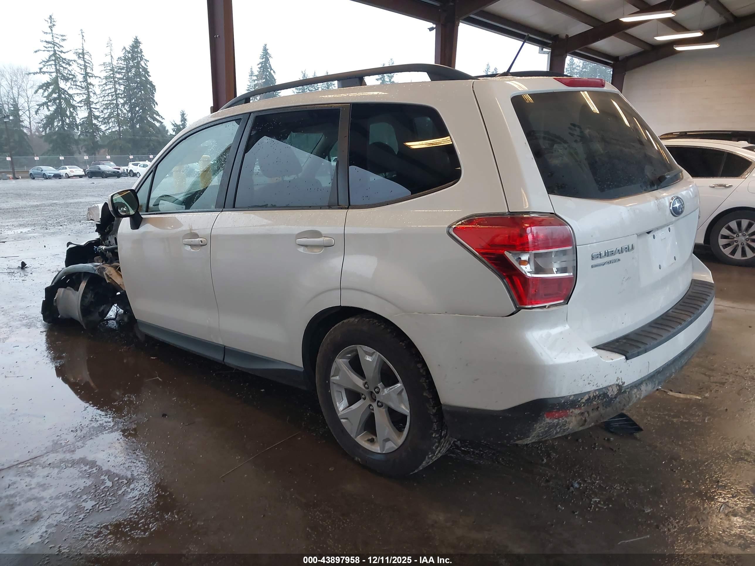 SUBARU FORESTER image 3
