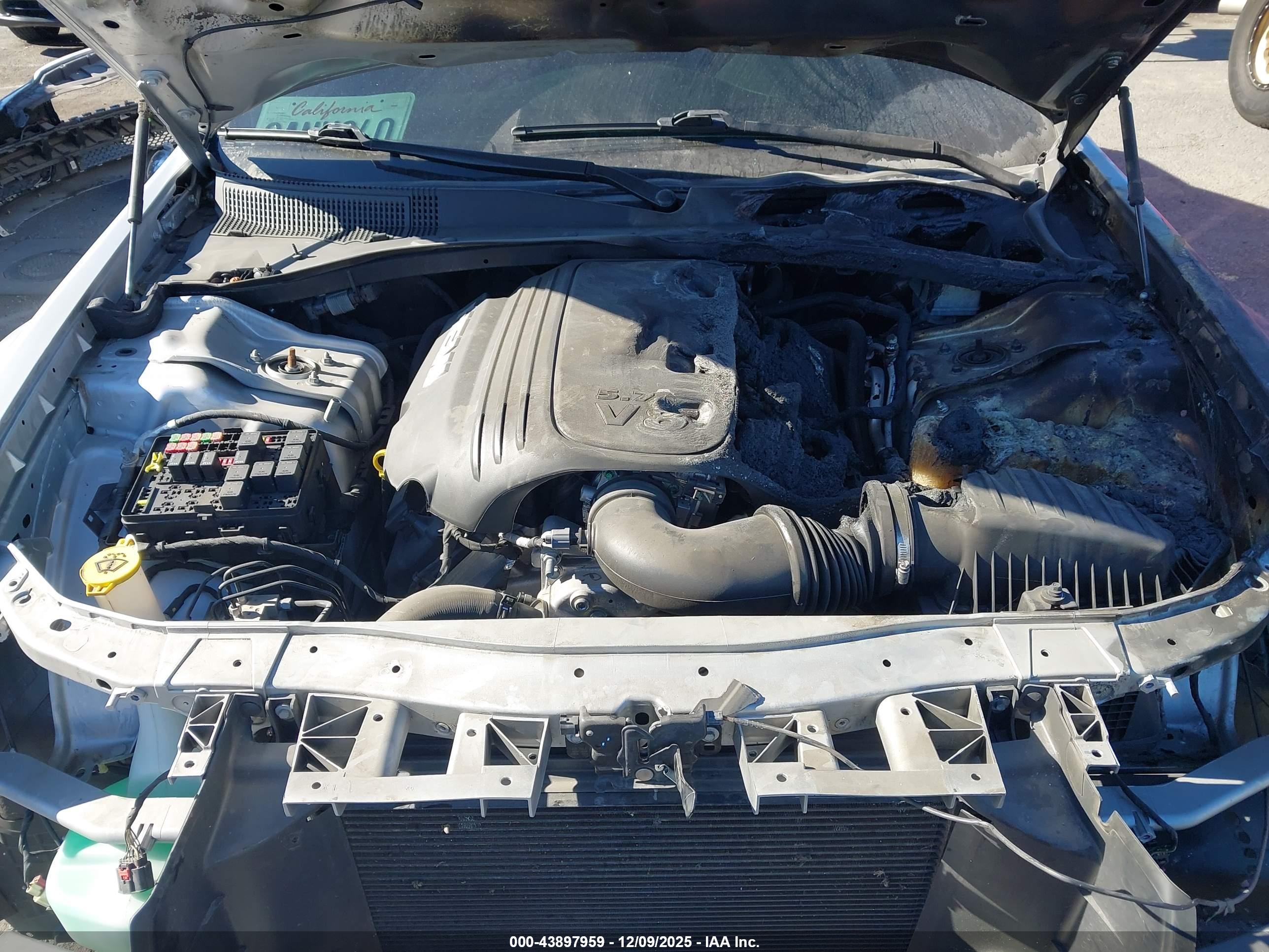 CHRYSLER 300 image 10