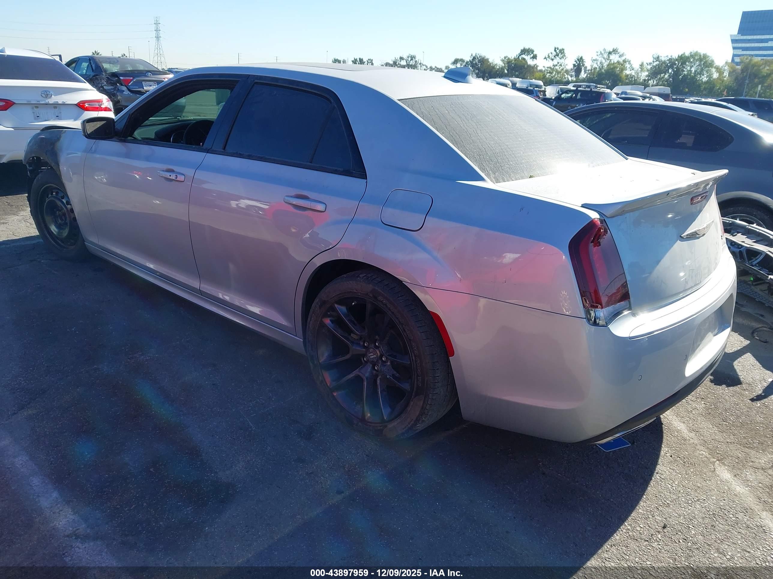 CHRYSLER 300 image 3