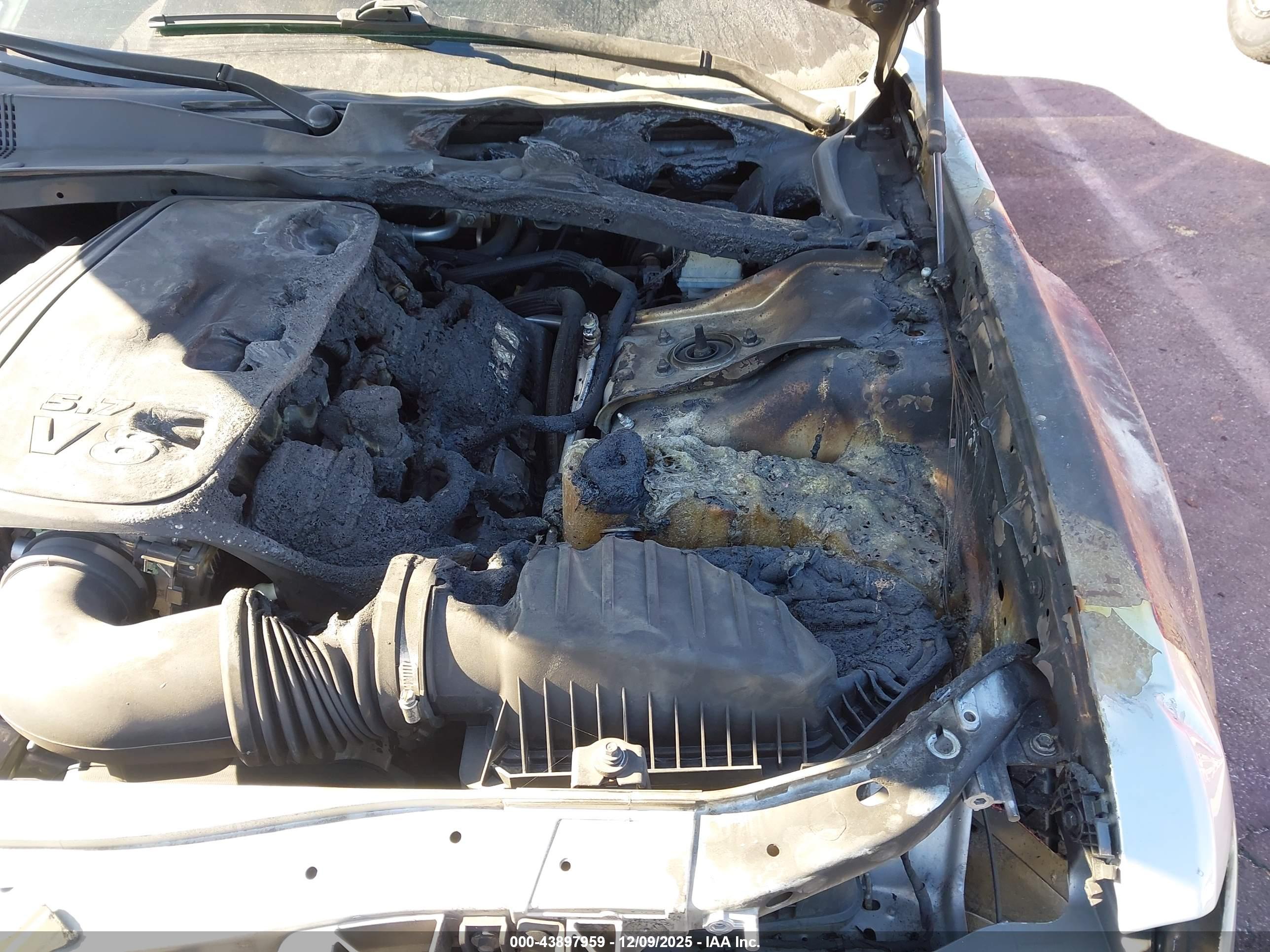 CHRYSLER 300 image 6