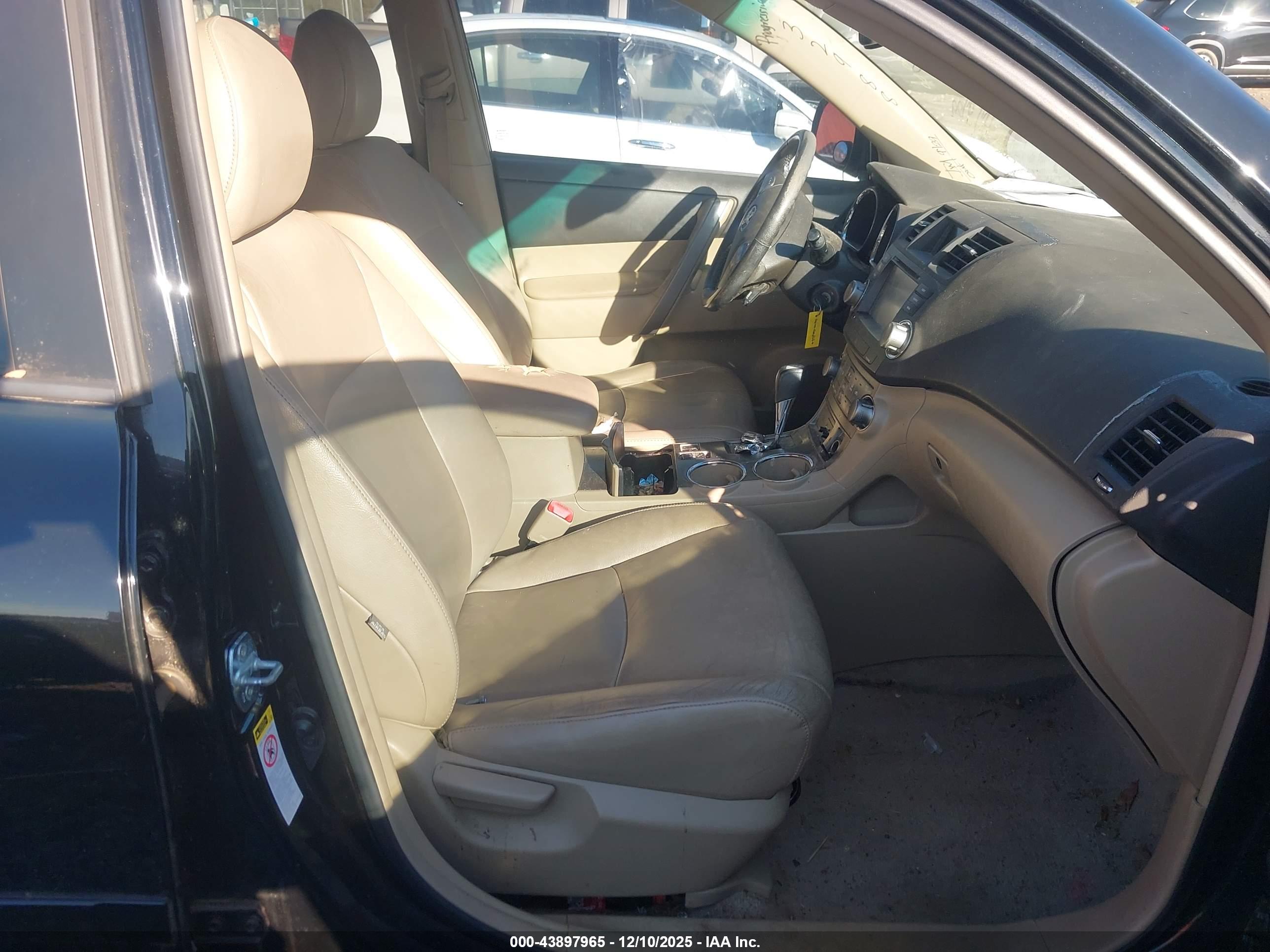 TOYOTA HIGHLANDER image 5