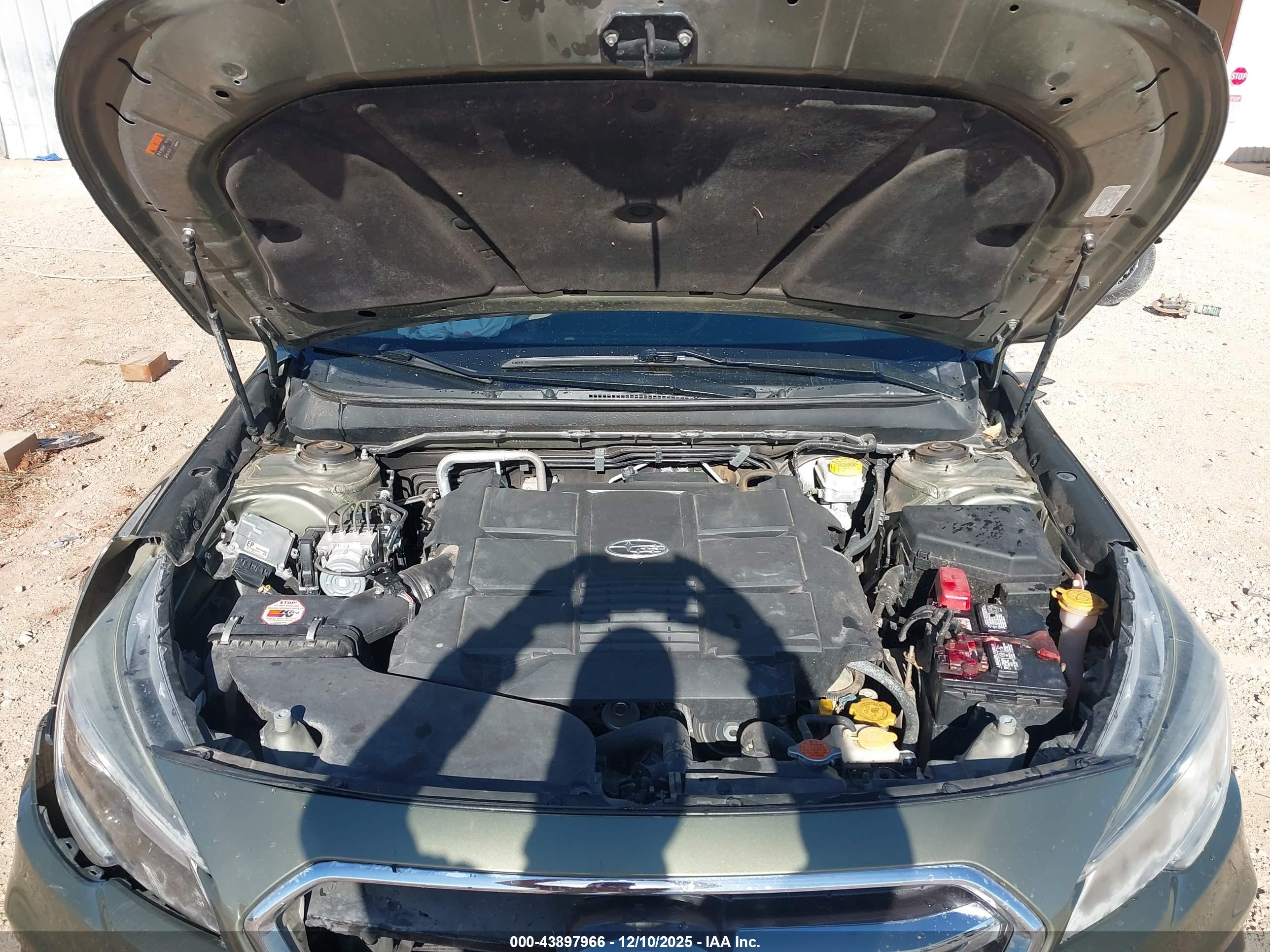 SUBARU OUTBACK image 10