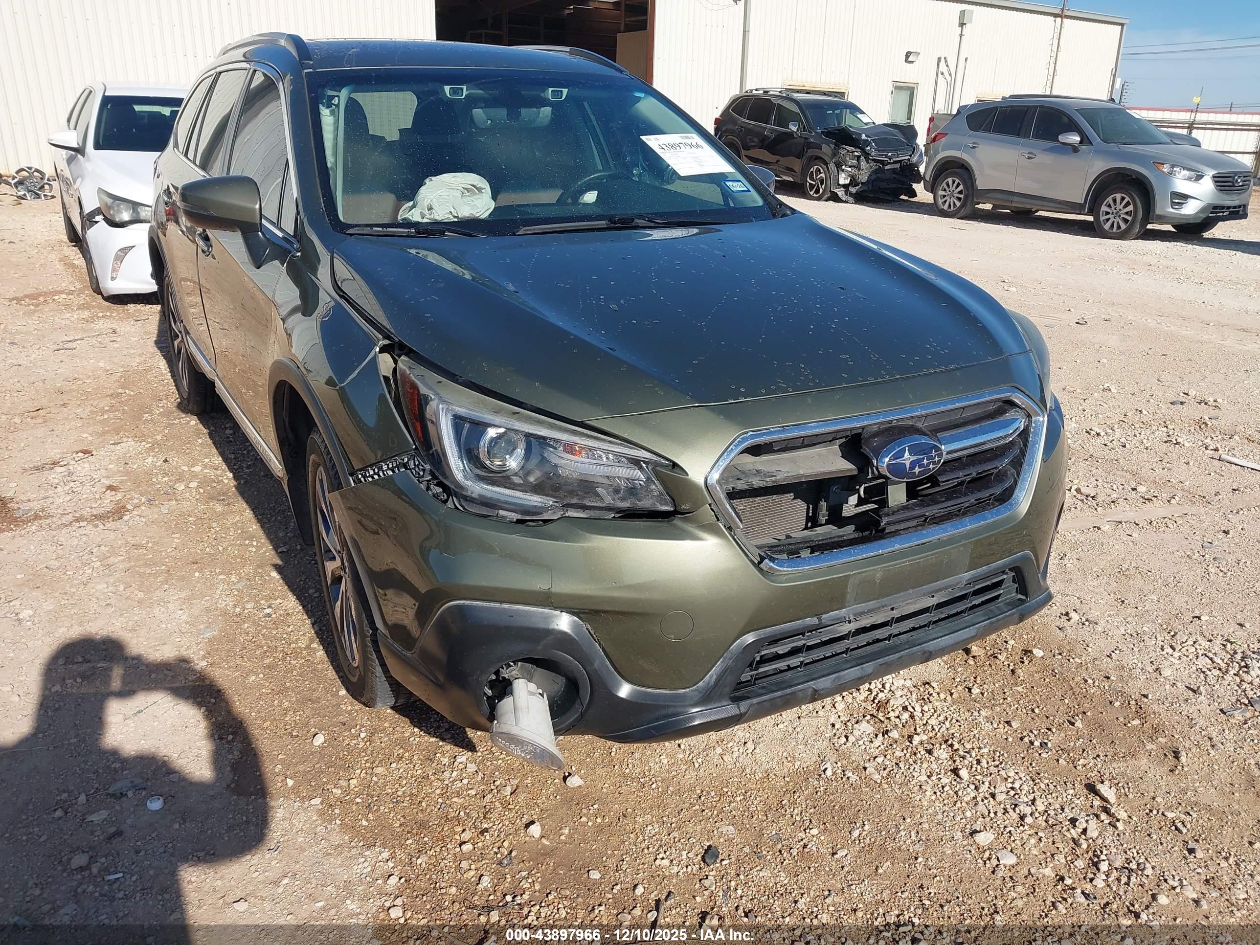 SUBARU OUTBACK image 6