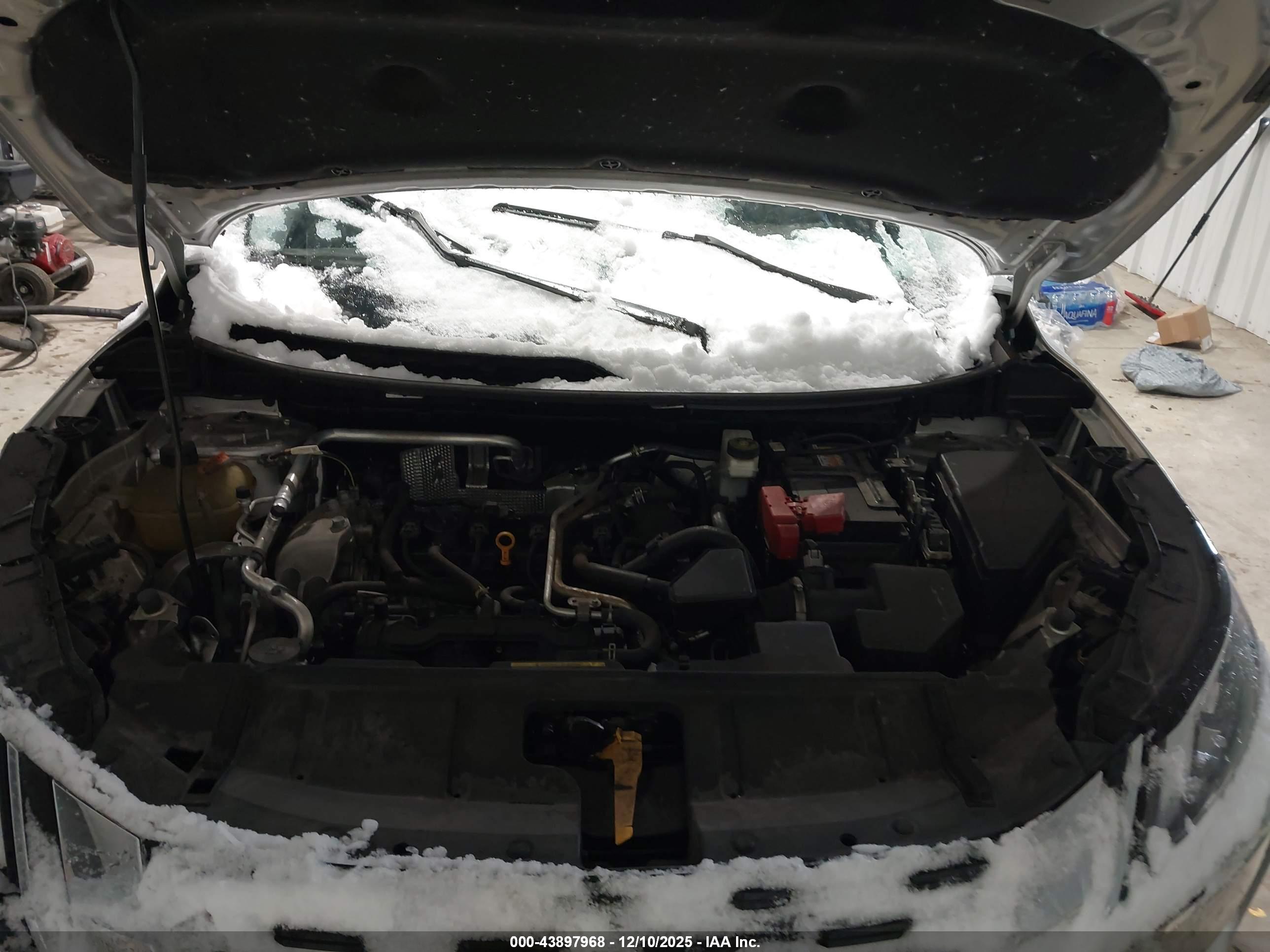 NISSAN ROGUE image 10