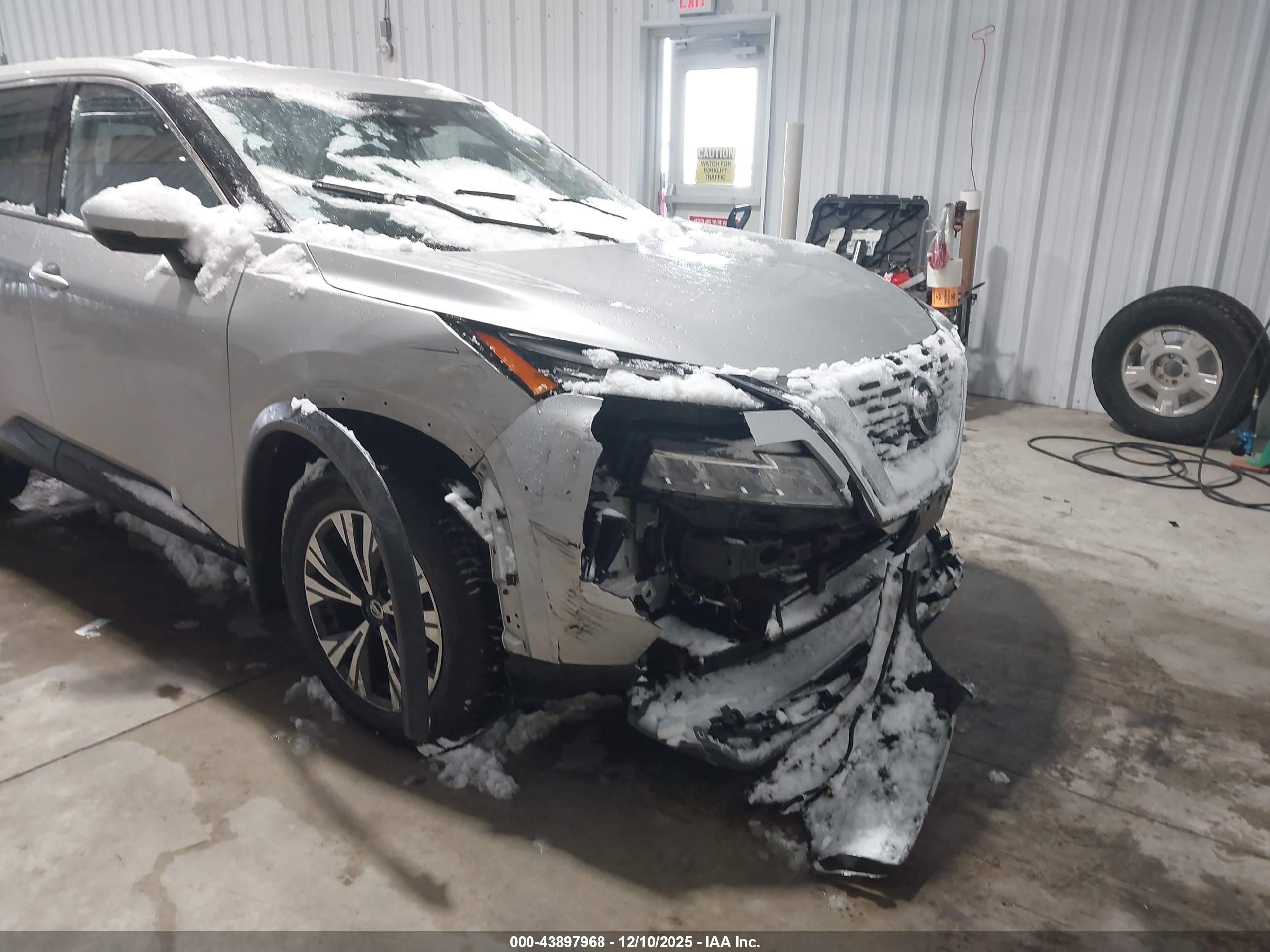 NISSAN ROGUE image 6