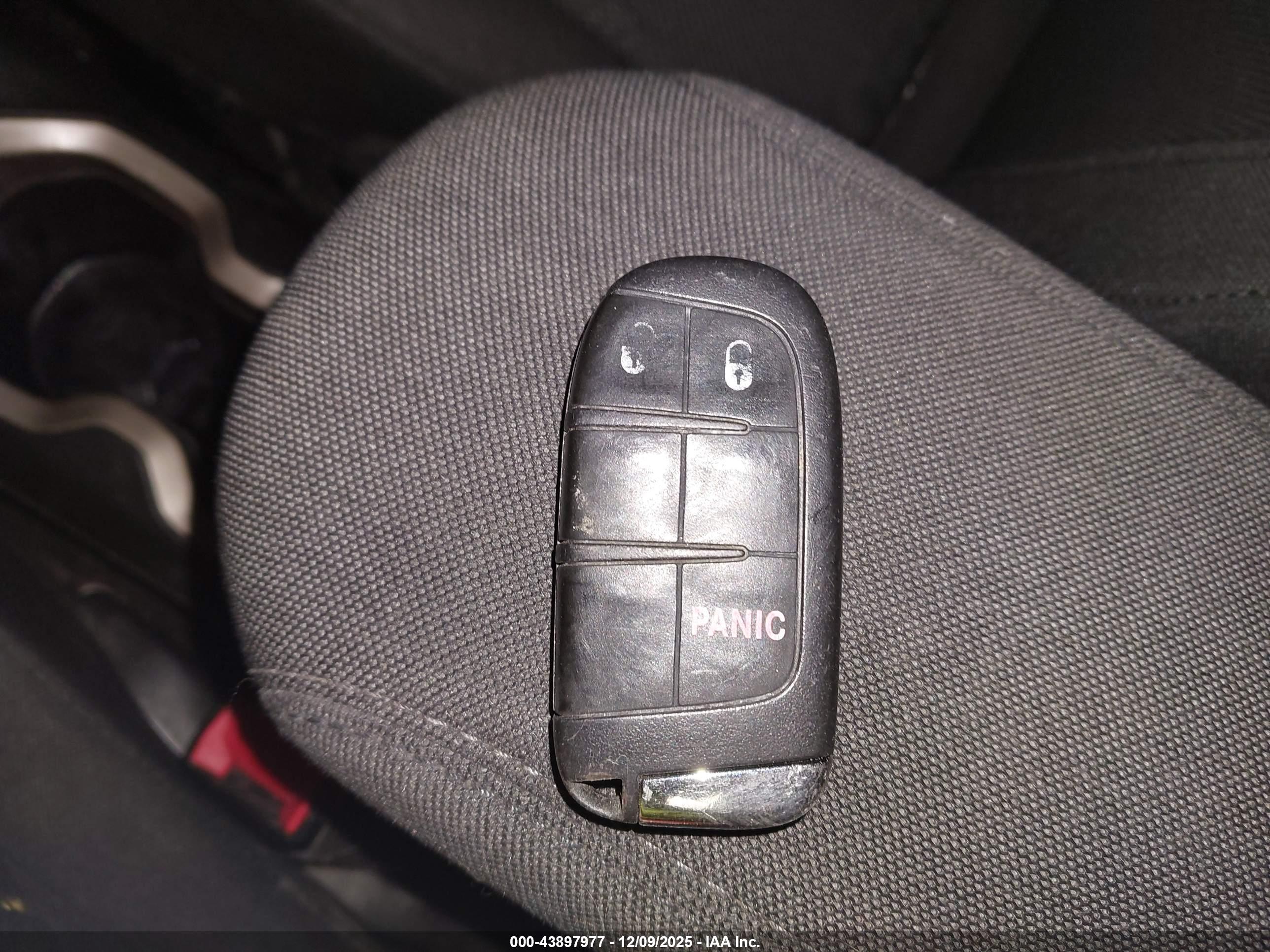 JEEP RENEGADE image 11