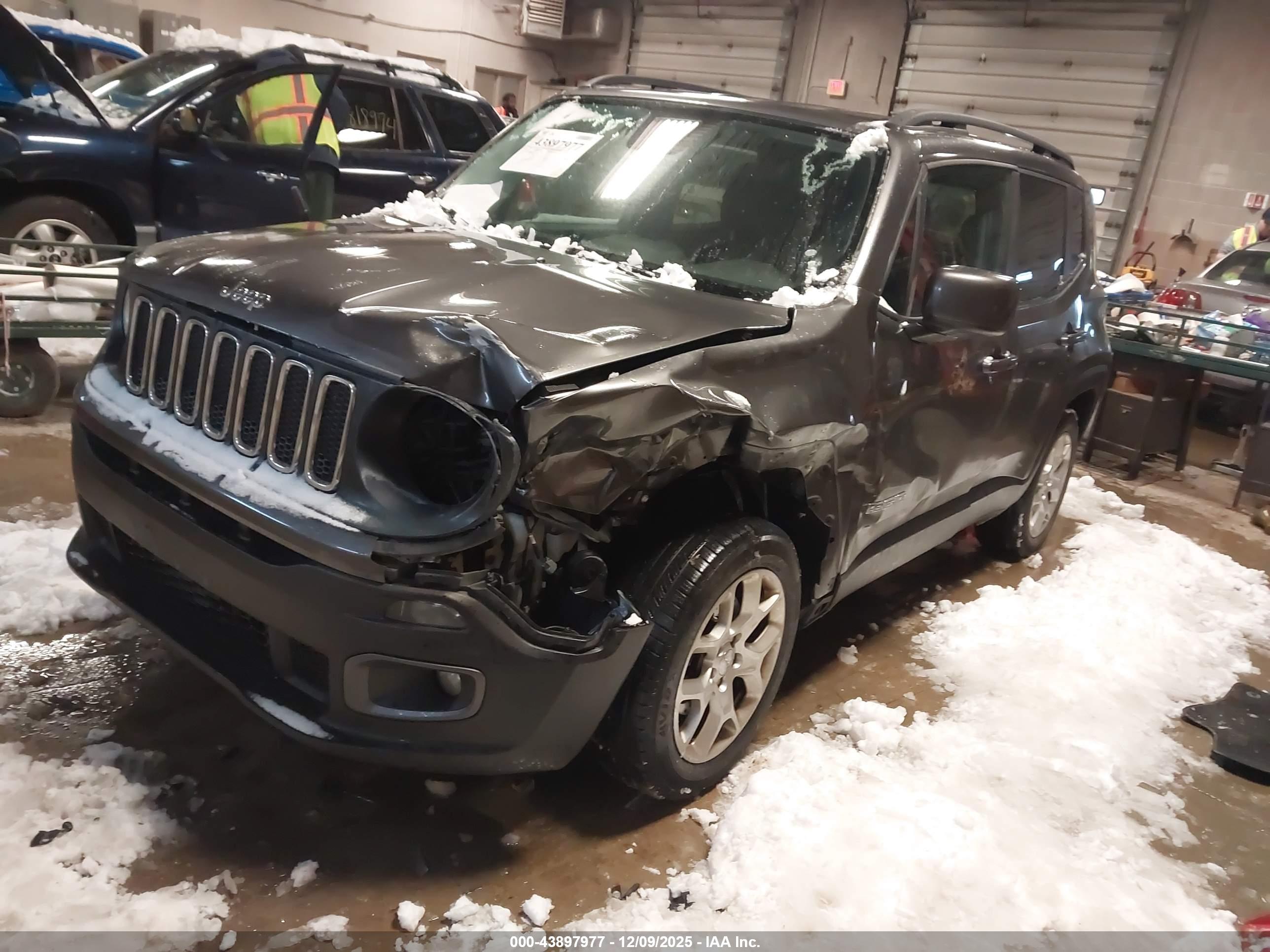 JEEP RENEGADE image 2