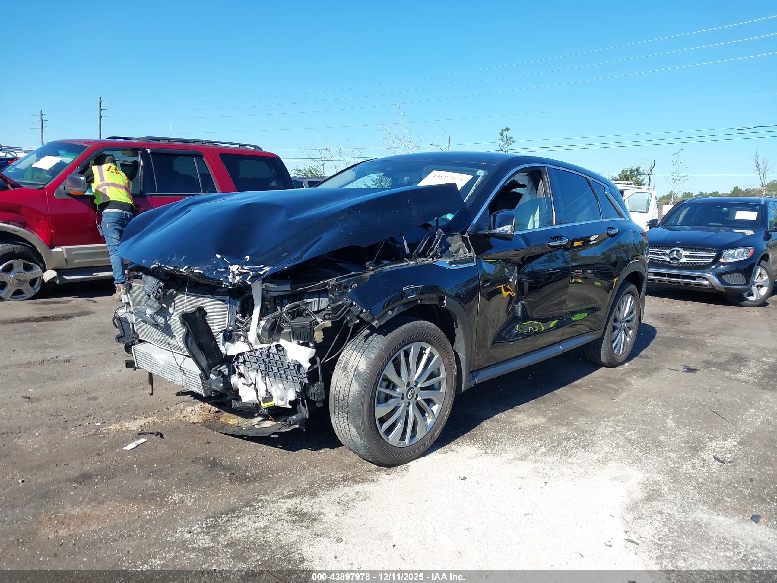 INFINITI QX50 image 2