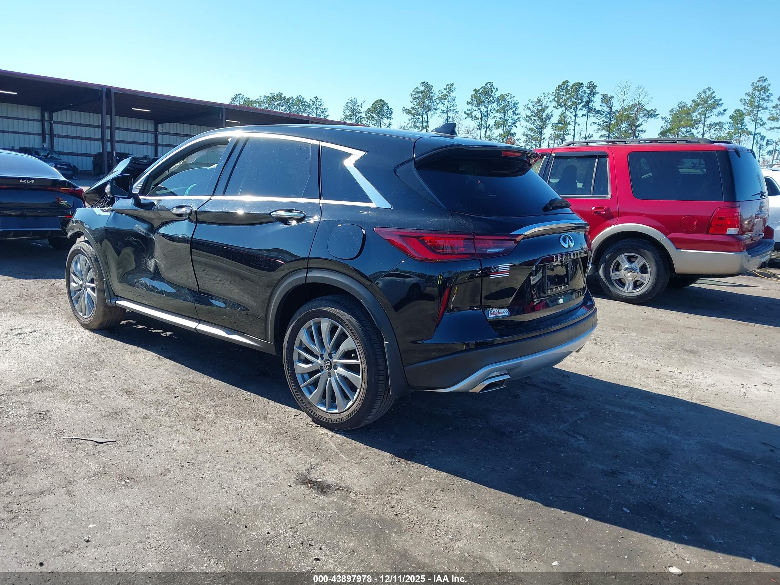 INFINITI QX50 image 3