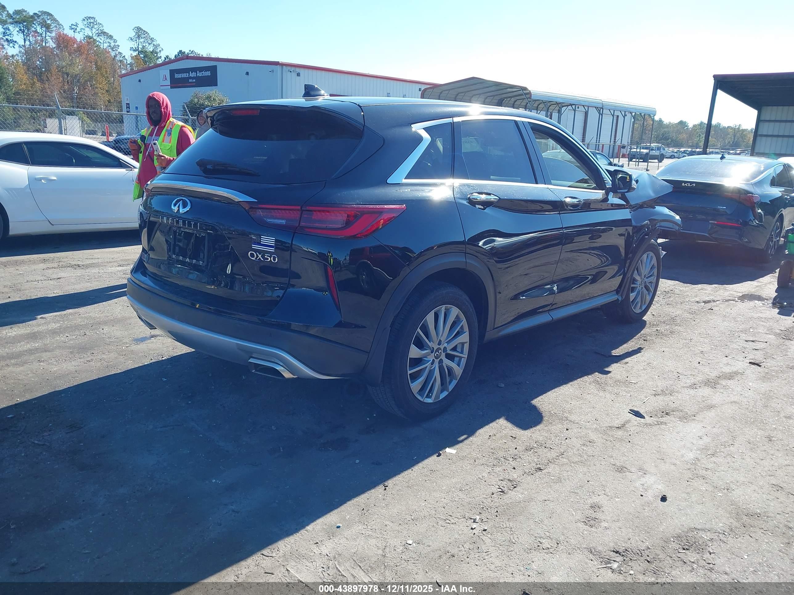 INFINITI QX50 image 4
