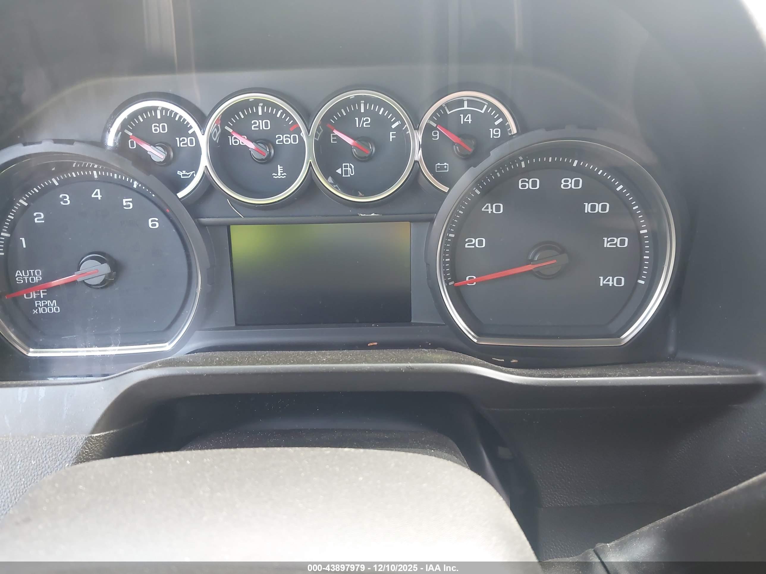 CHEVROLET SILVERADO image 7
