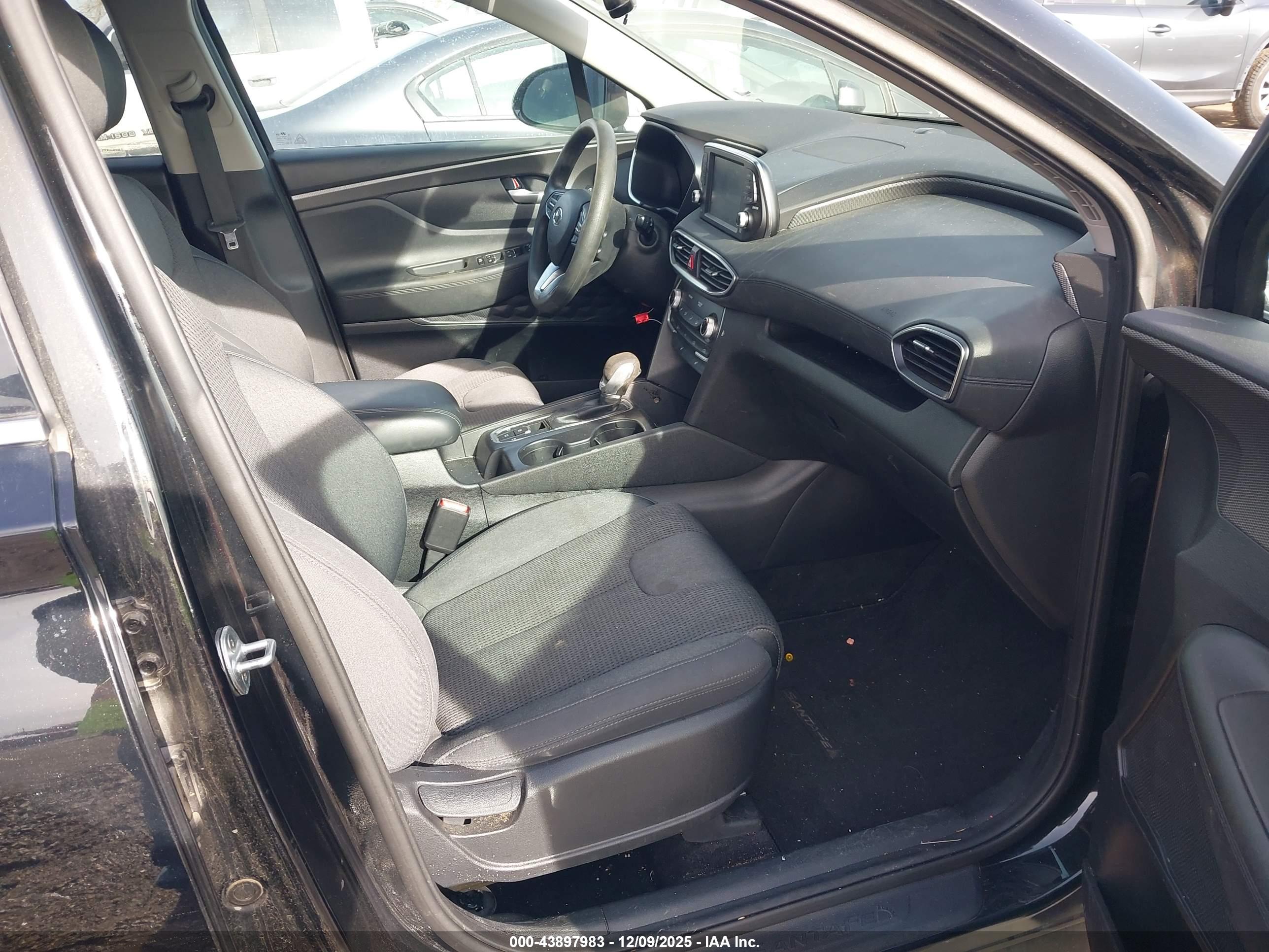 HYUNDAI SANTA image 5