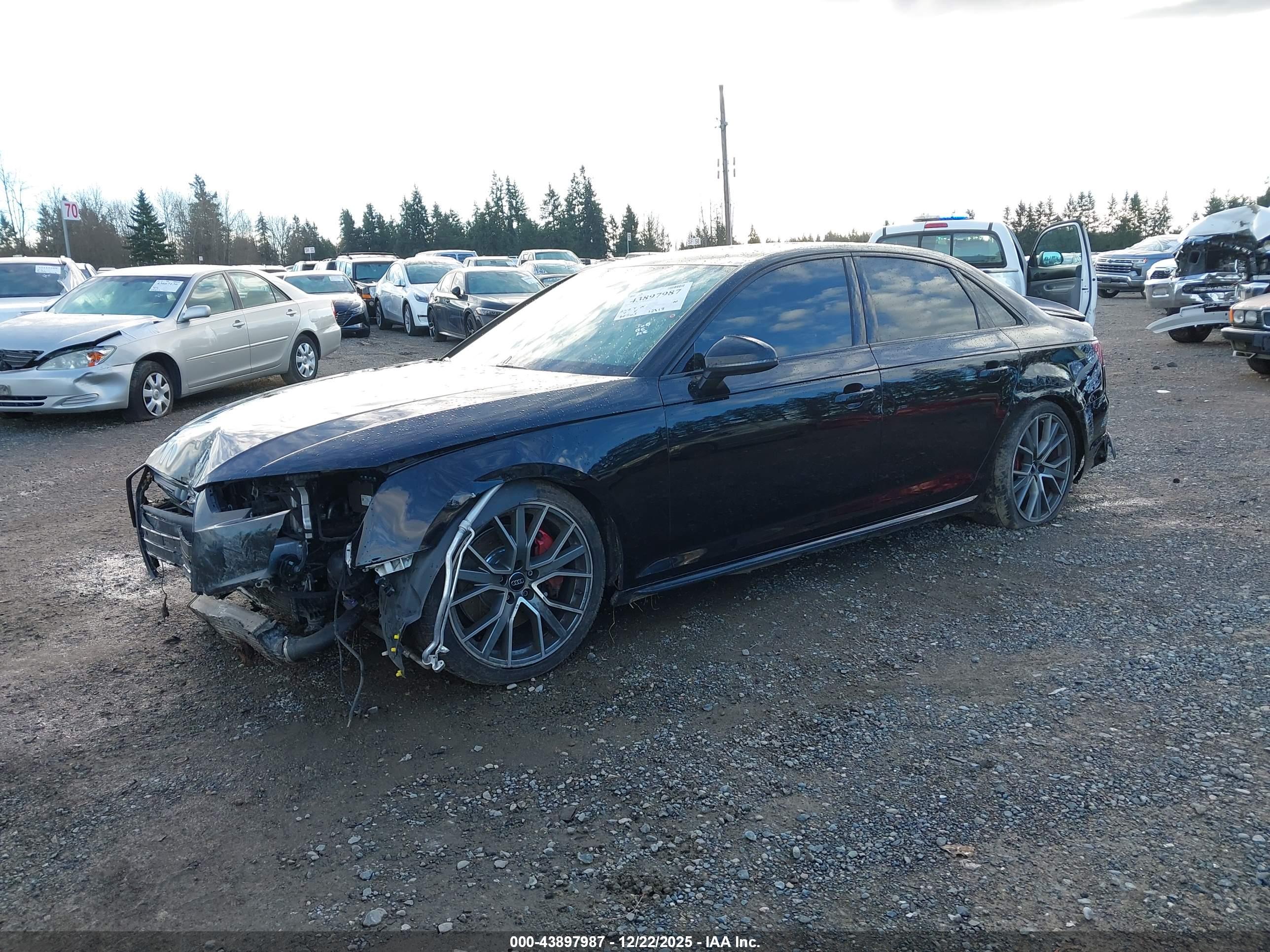 AUDI A4 image 2