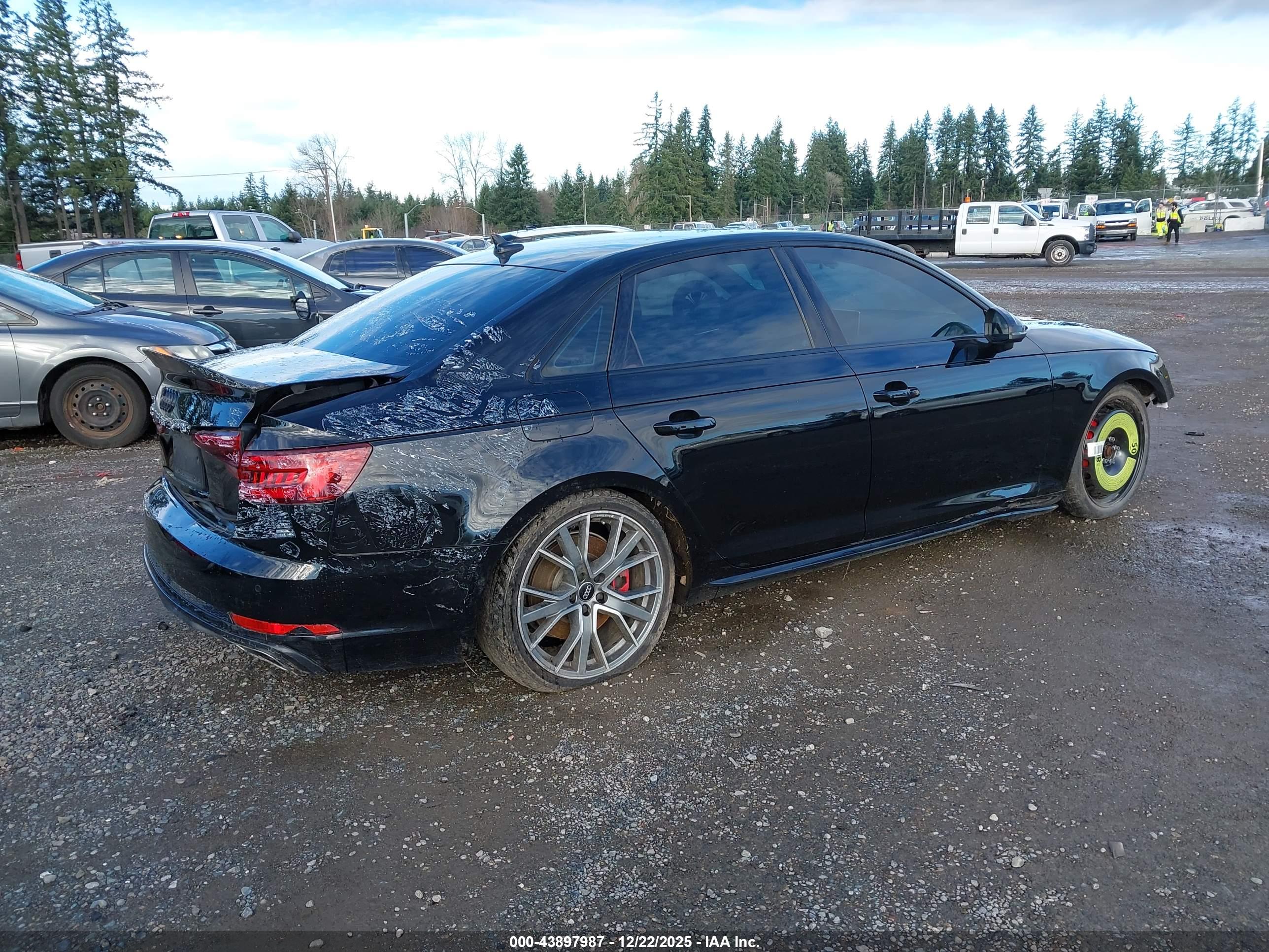 AUDI A4 image 4