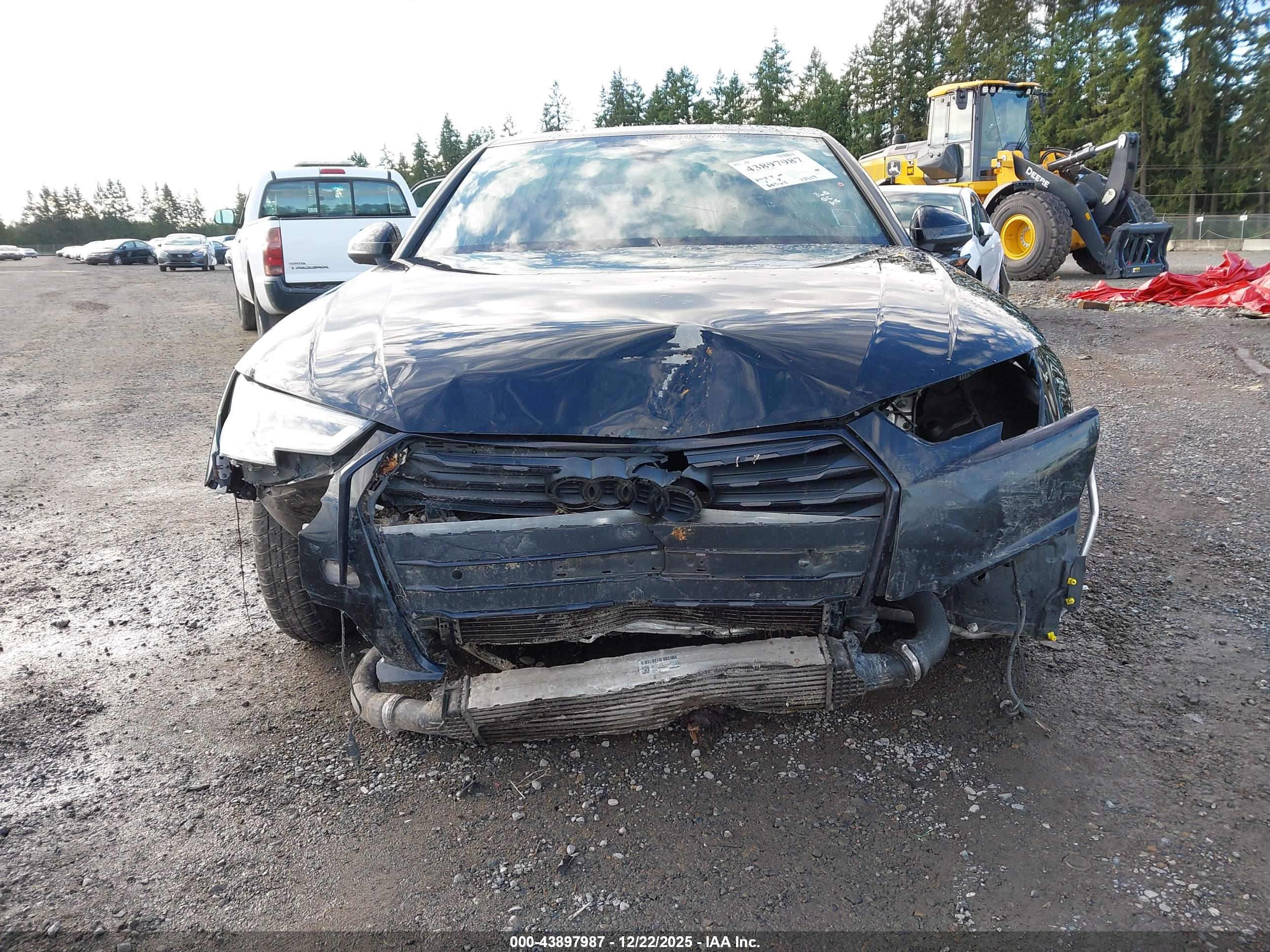 AUDI A4 image 6