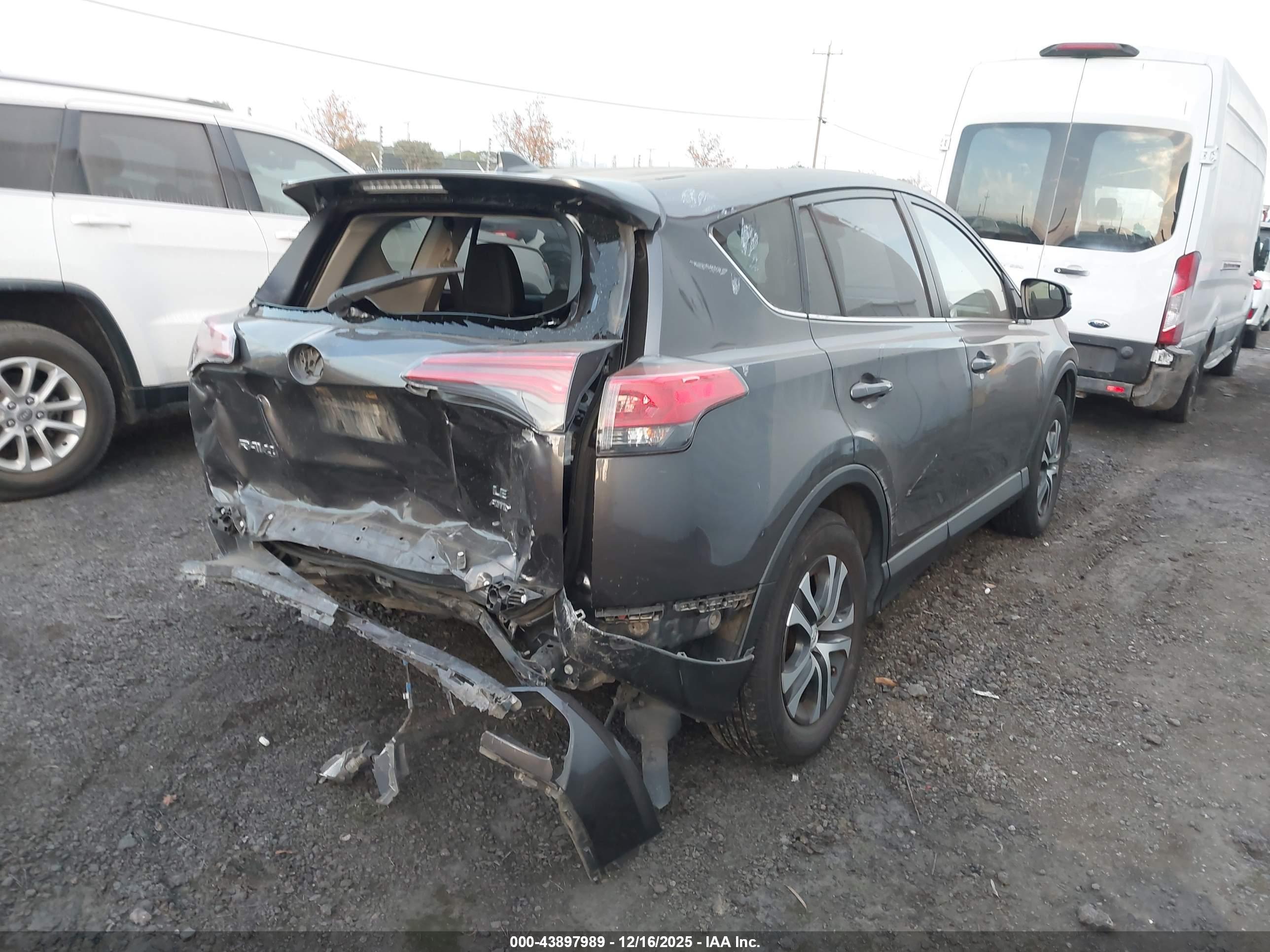 TOYOTA RAV4 image 4
