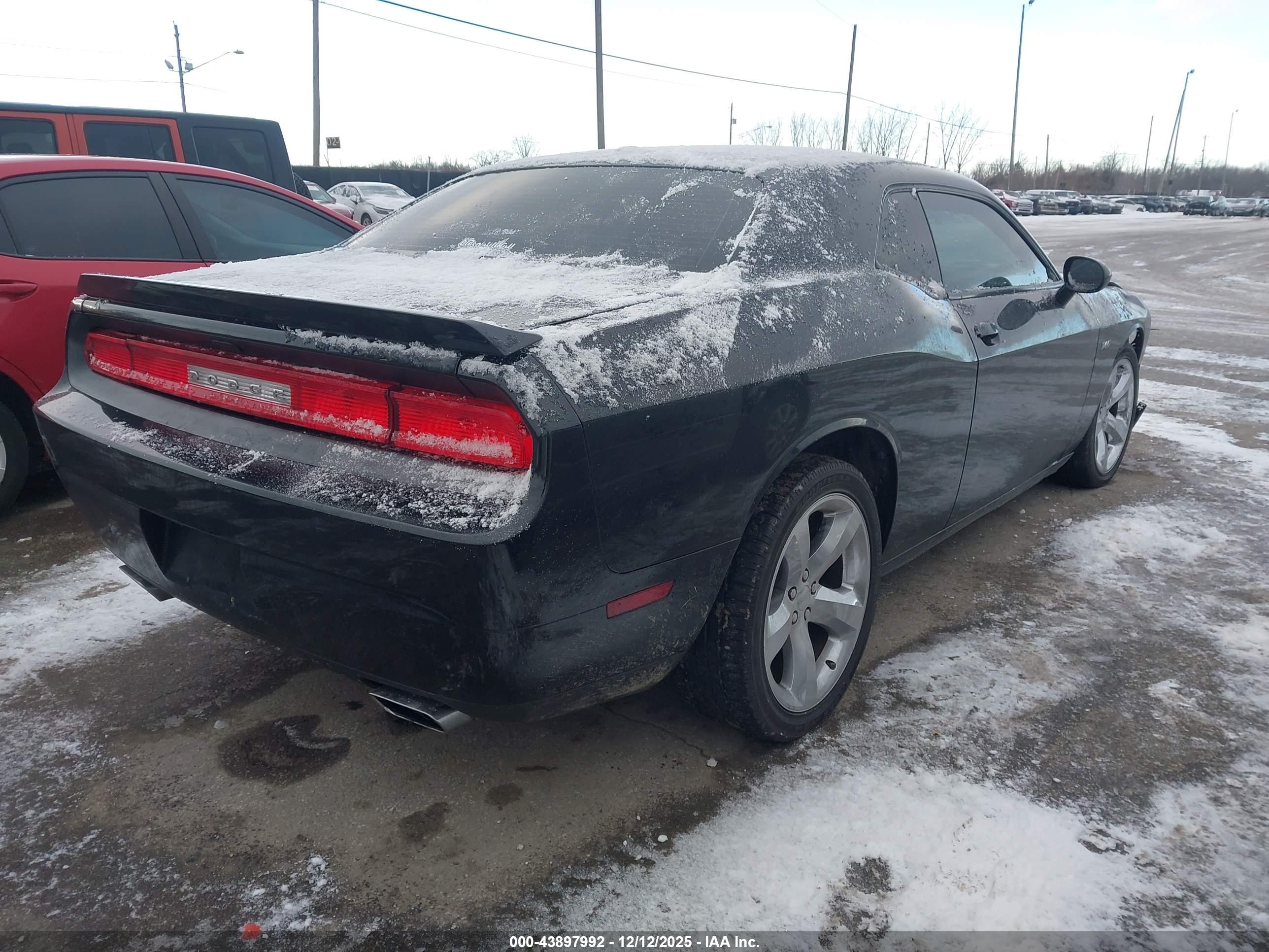 DODGE CHALLENGER image 4