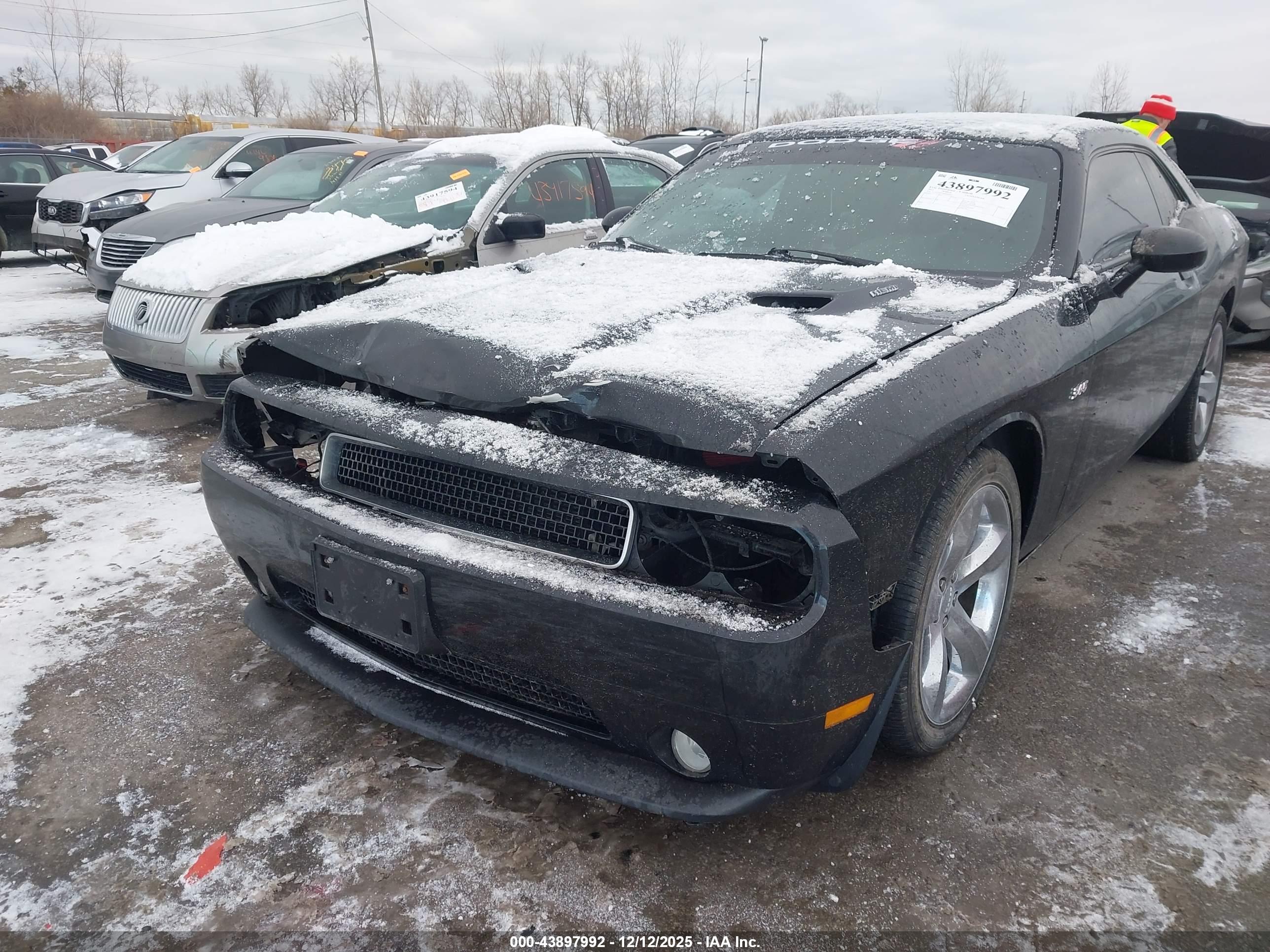 DODGE CHALLENGER image 6