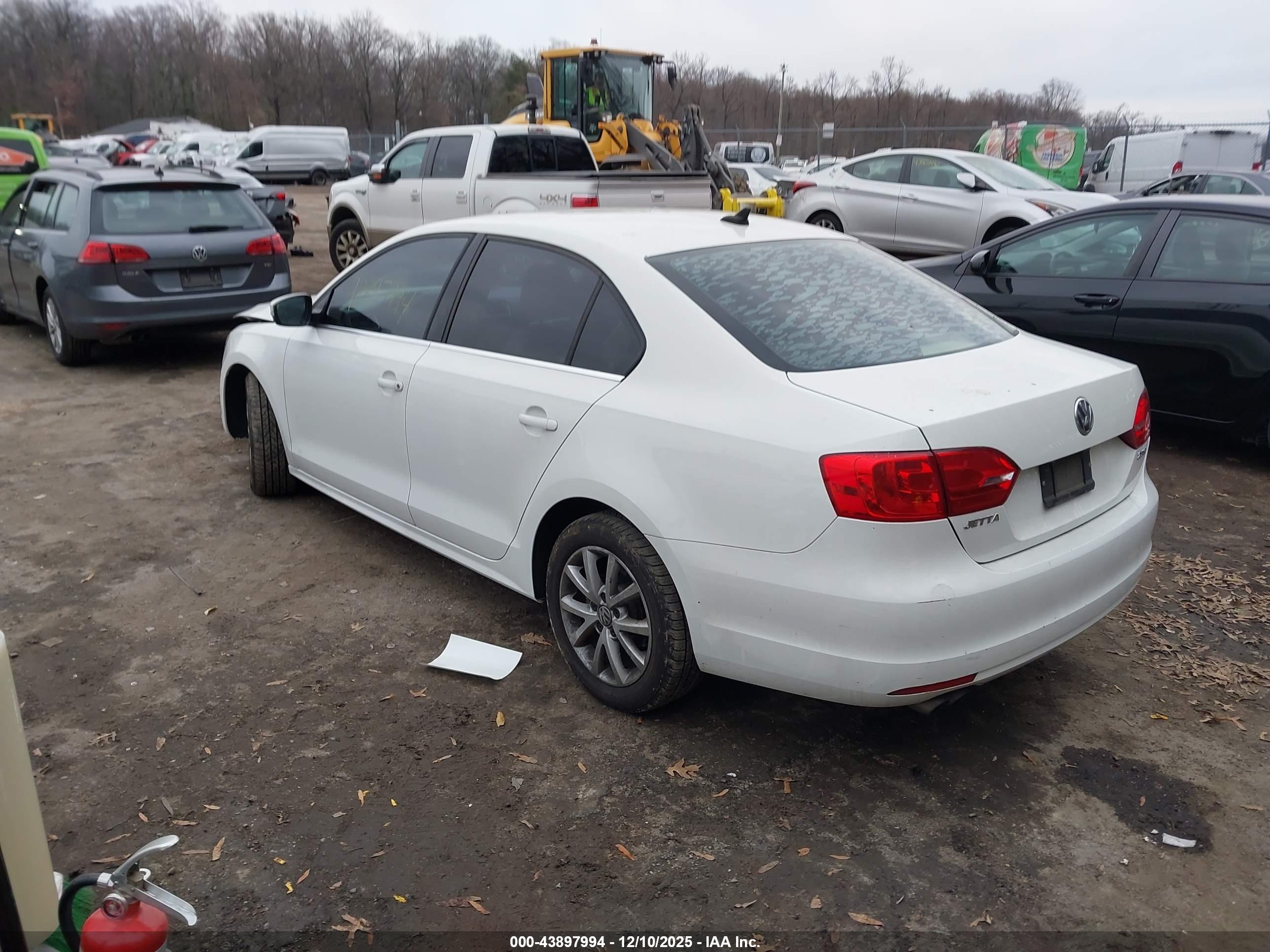 VOLKSWAGEN JETTA image 3