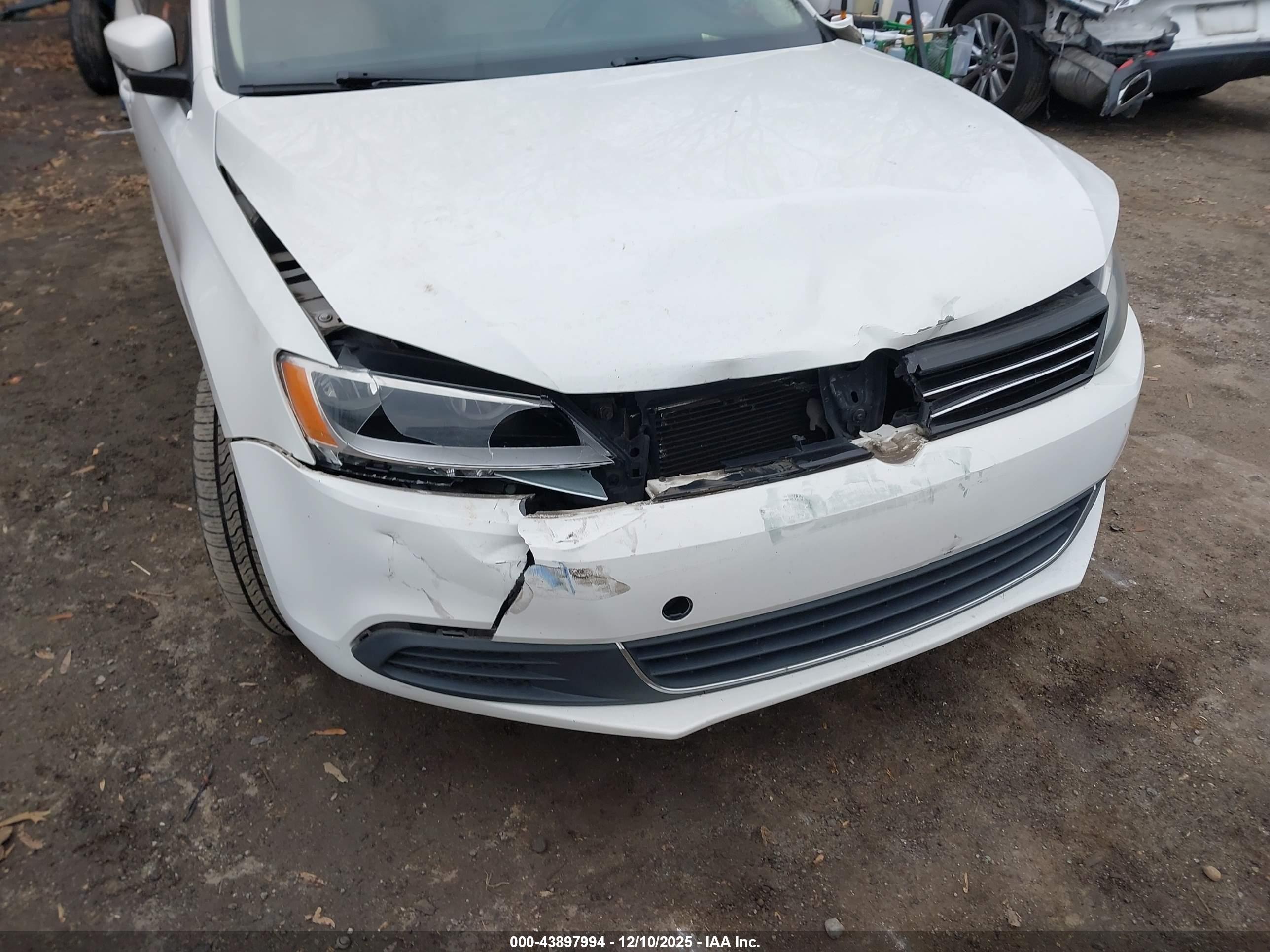 VOLKSWAGEN JETTA image 6