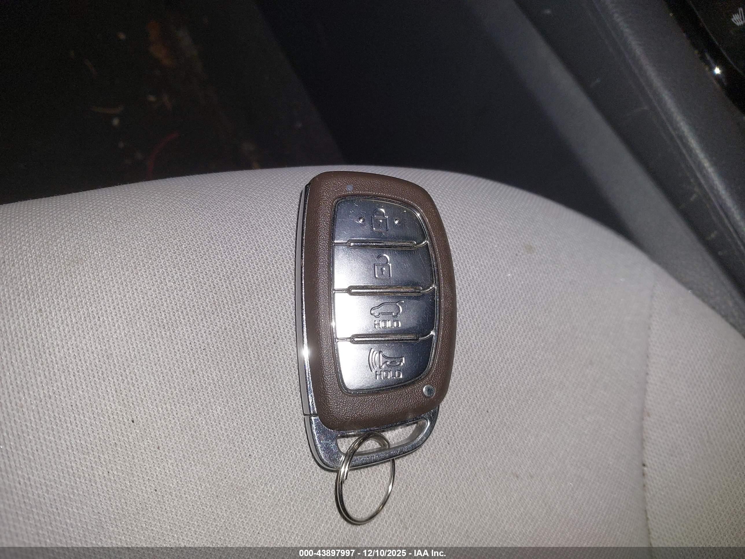 HYUNDAI IONIQ image 11