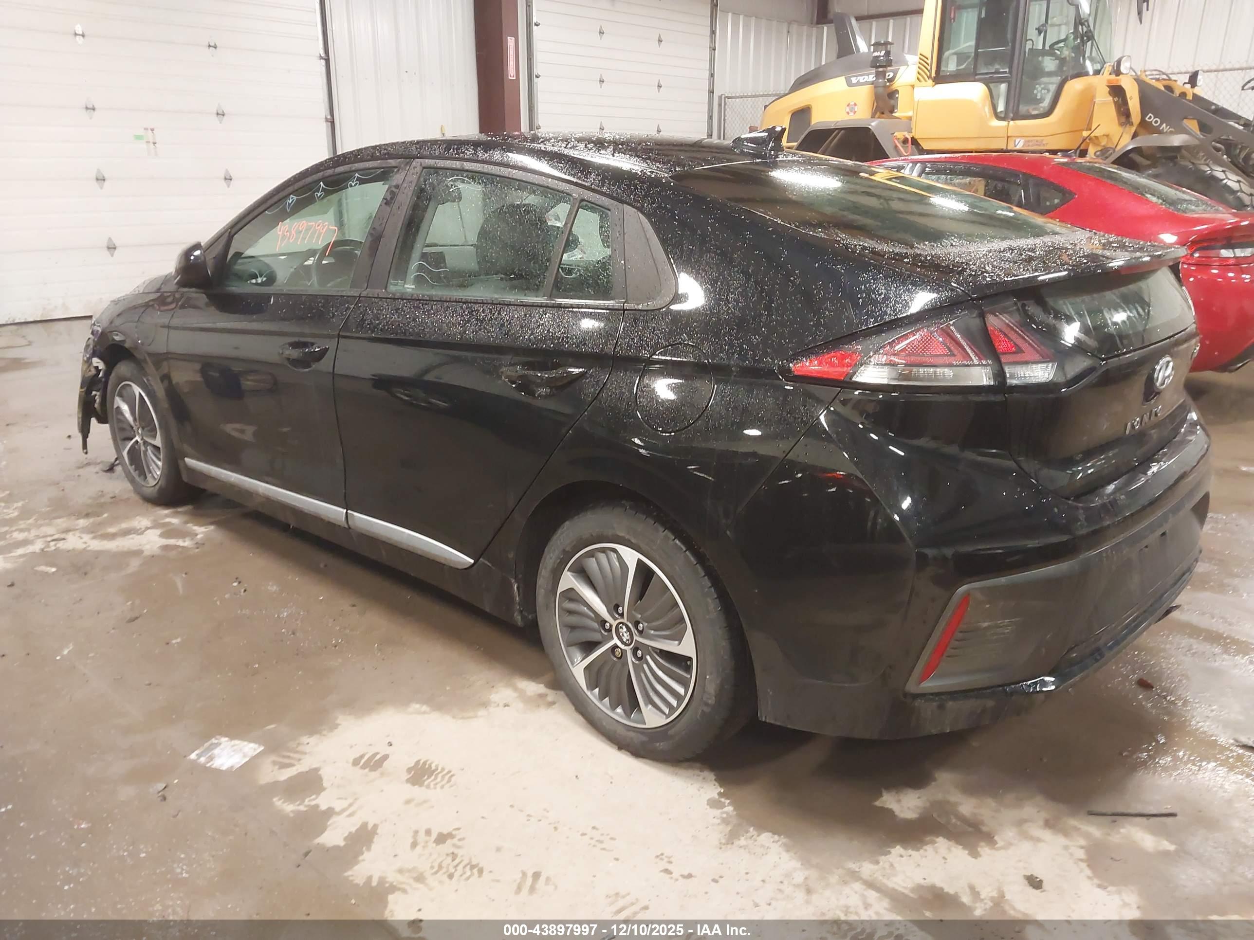 HYUNDAI IONIQ image 3