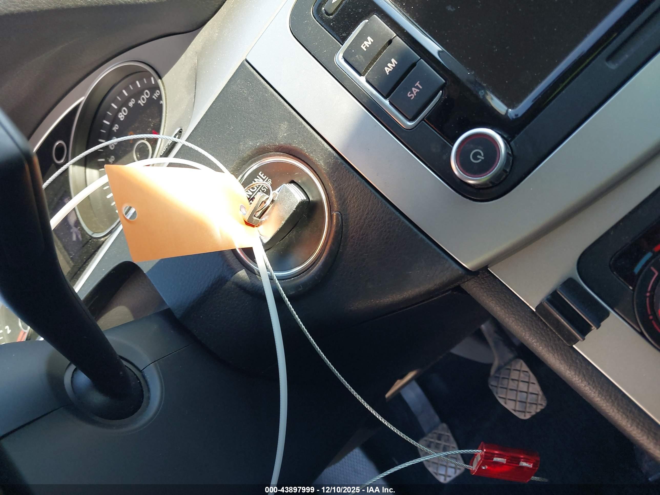 VOLKSWAGEN CC image 11