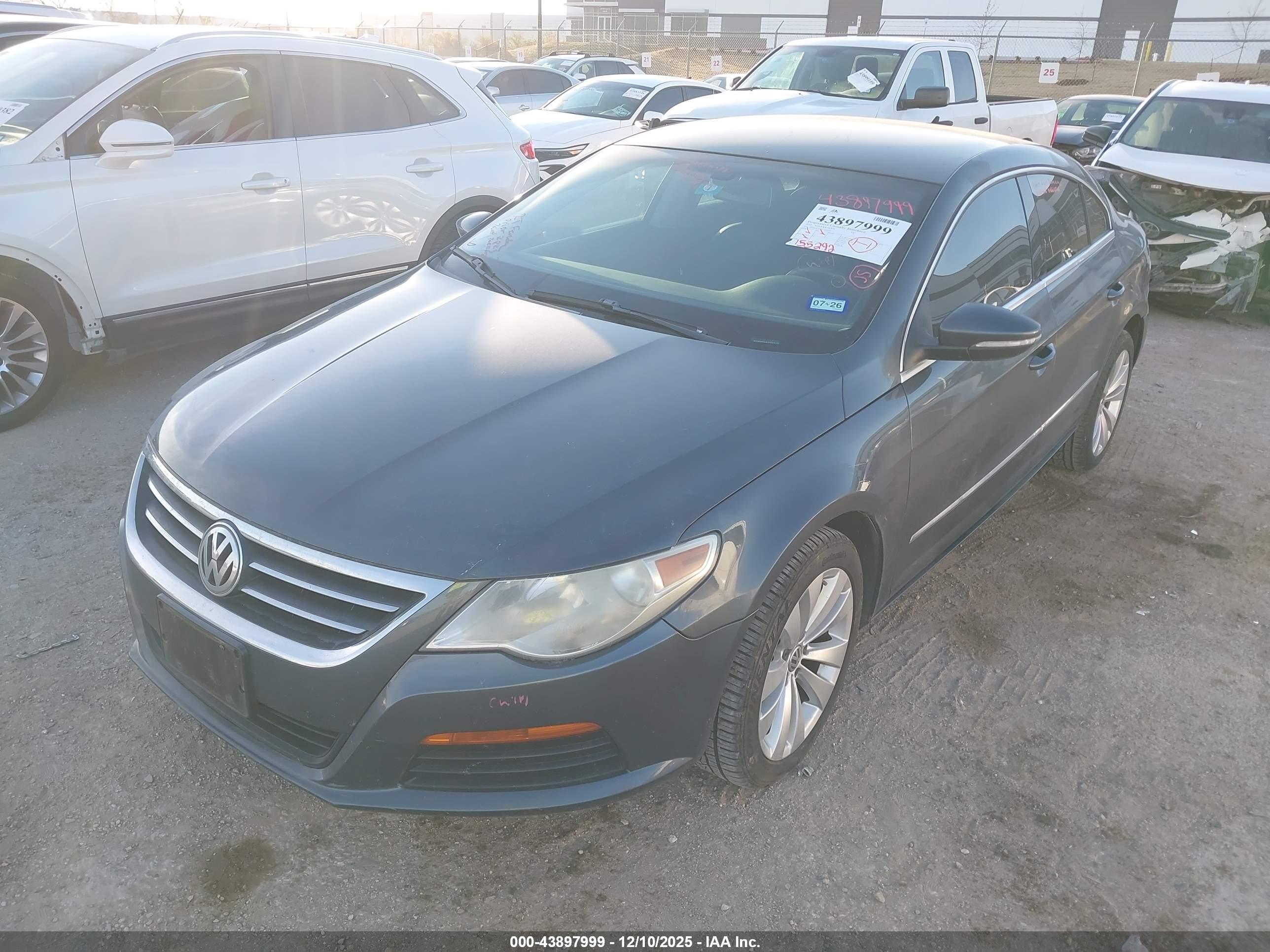 VOLKSWAGEN CC image 2