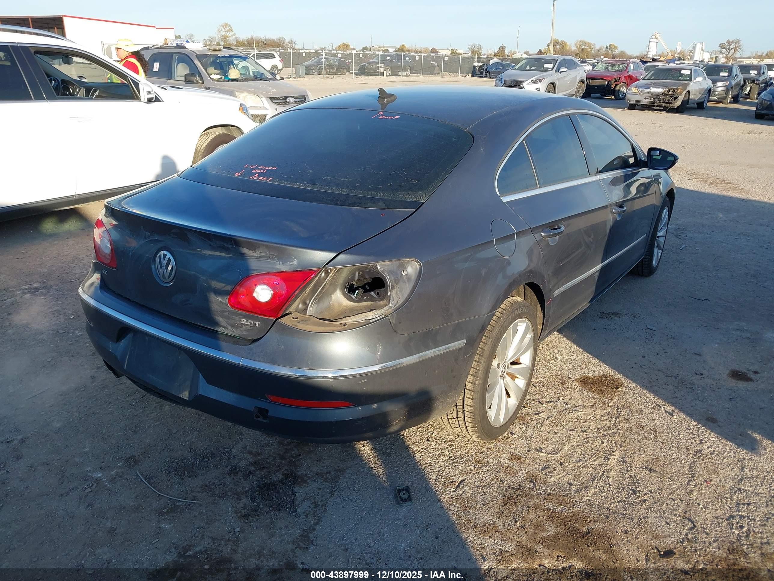 VOLKSWAGEN CC image 4