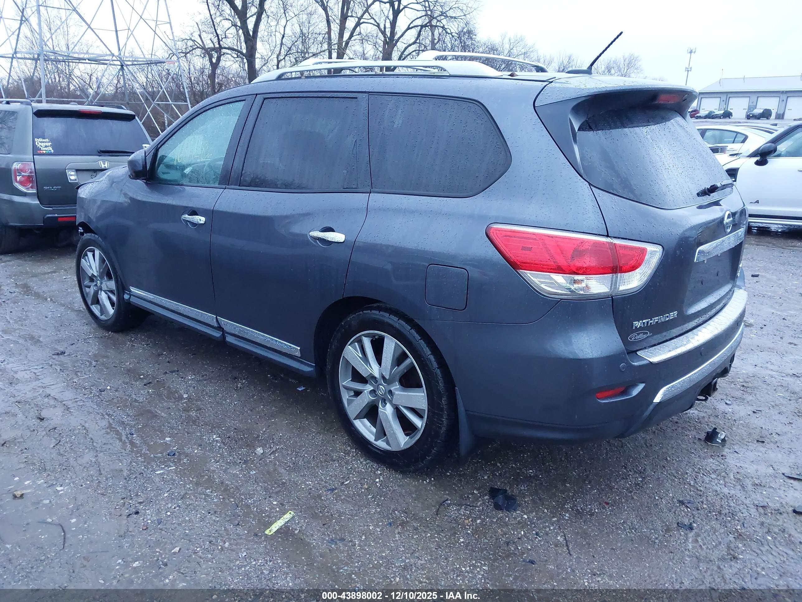 NISSAN PATHFINDER image 3