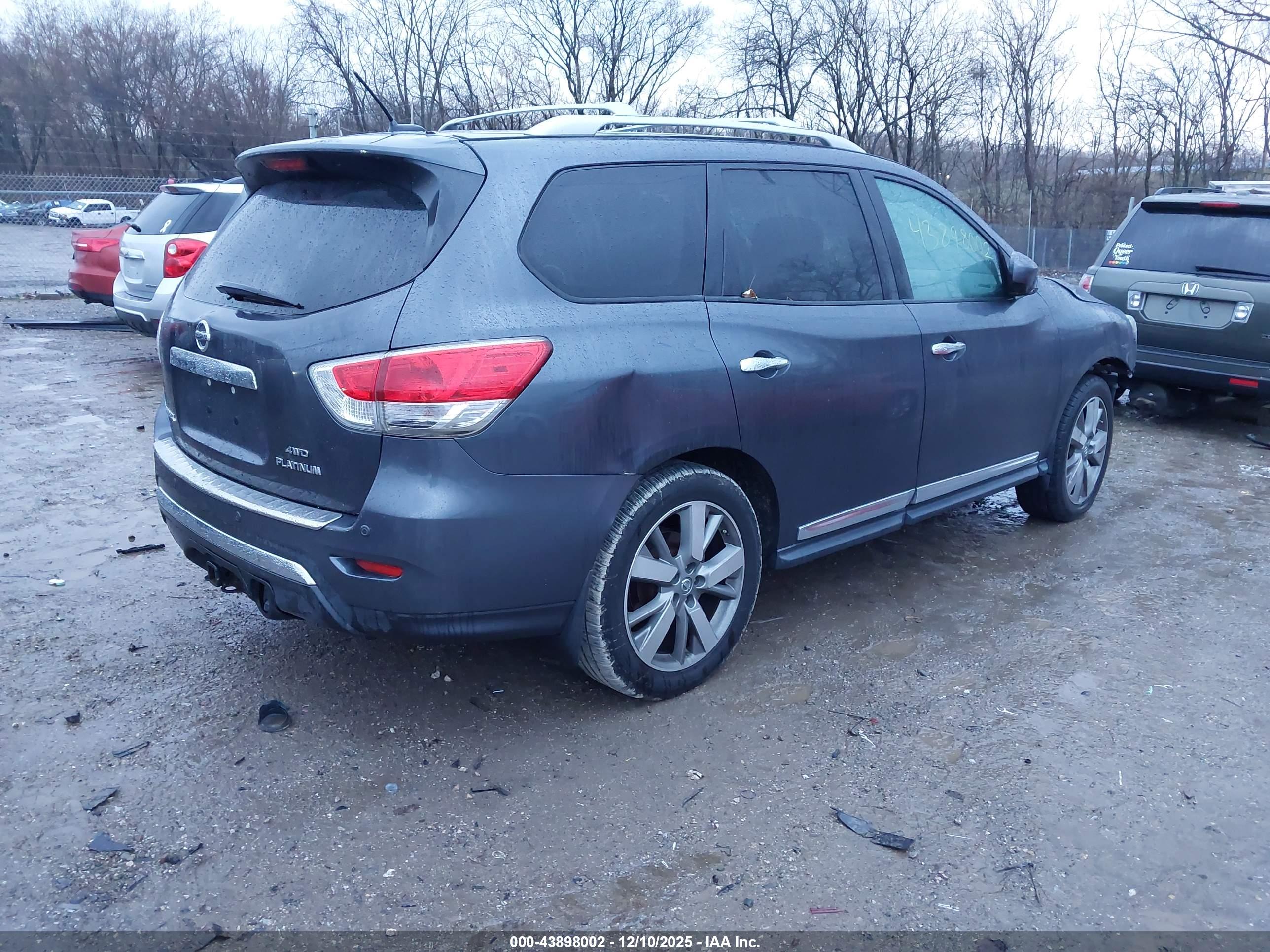 NISSAN PATHFINDER image 4