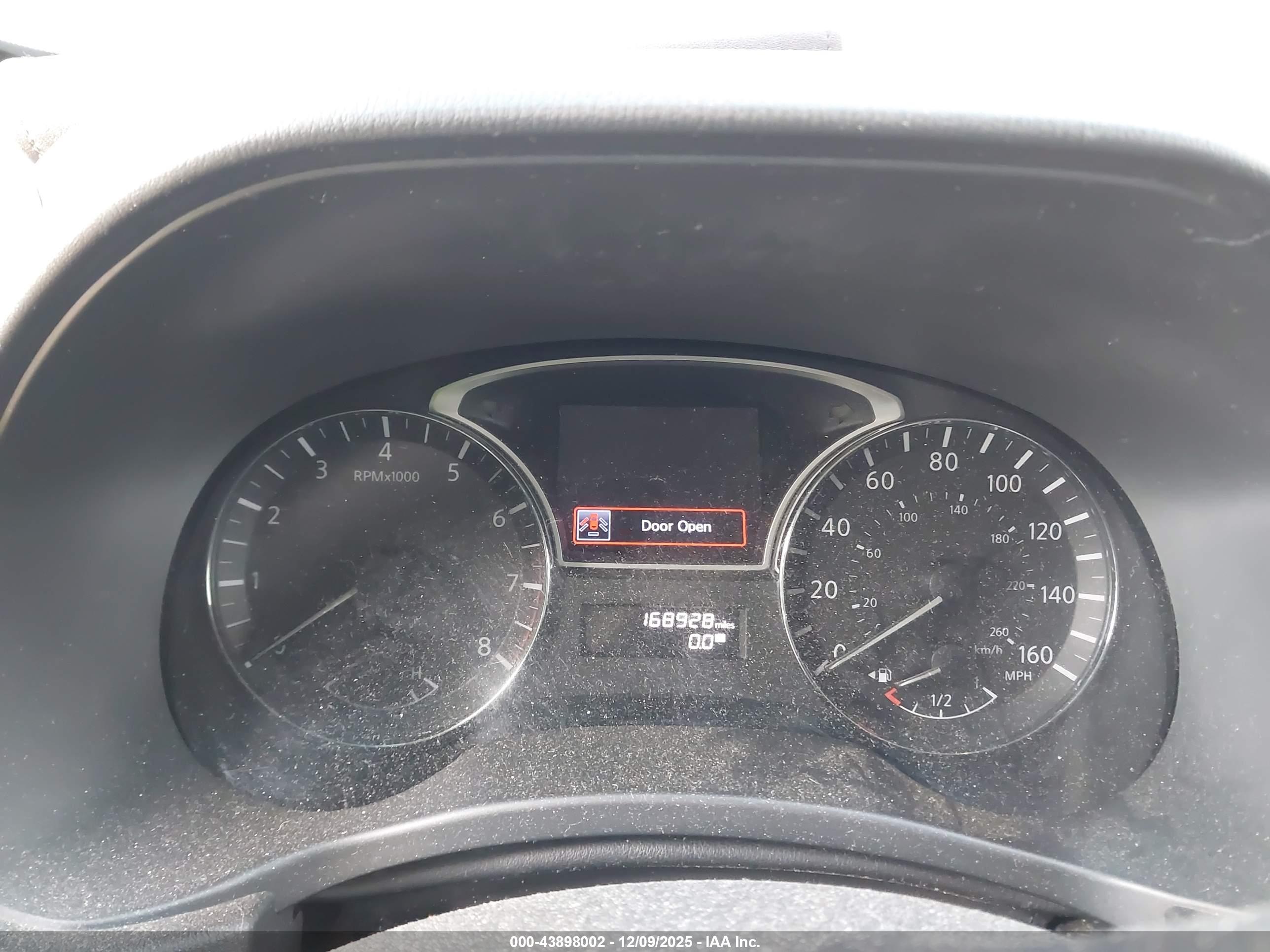 NISSAN PATHFINDER image 7