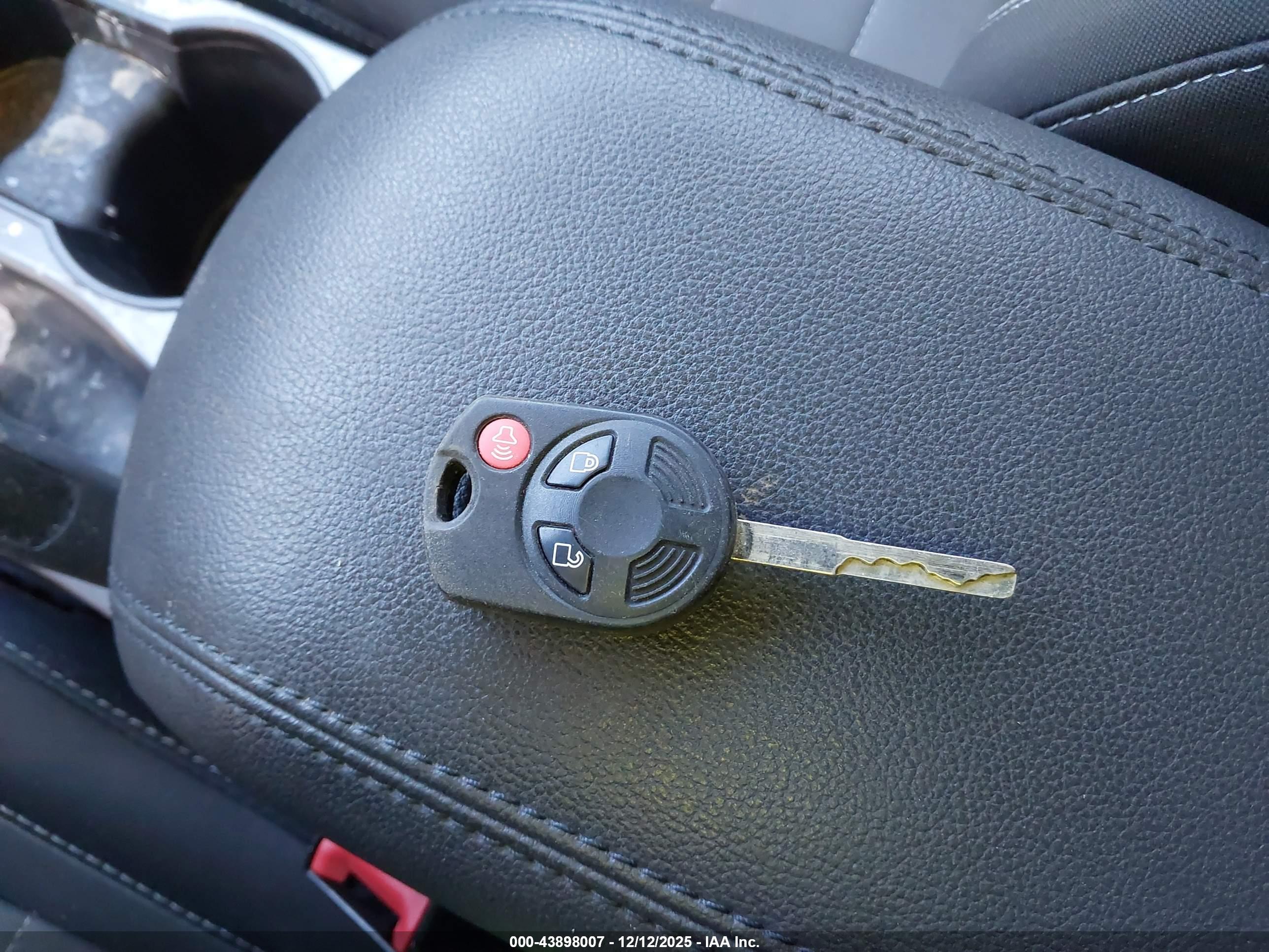 FORD ESCAPE image 11