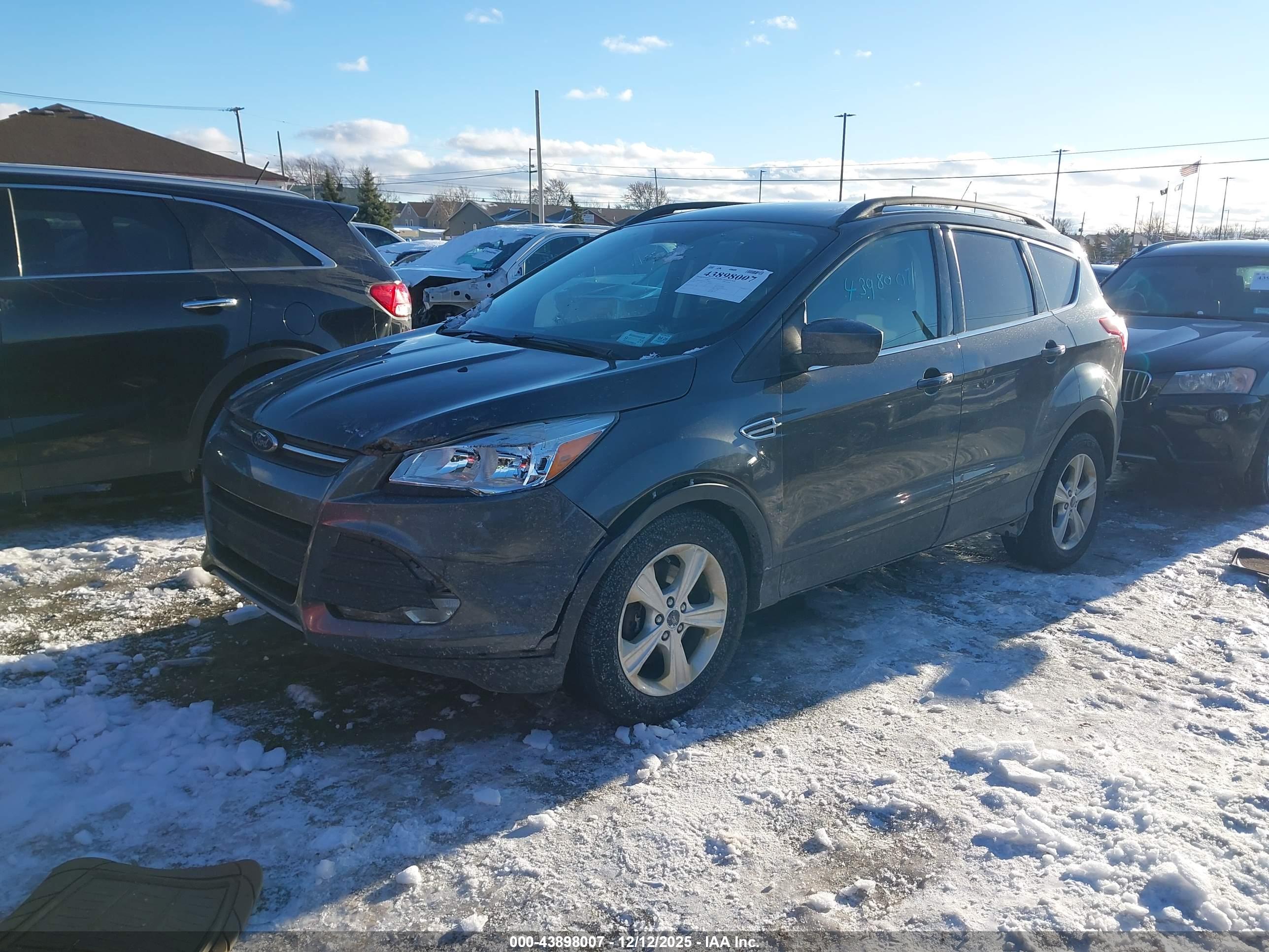 FORD ESCAPE image 2