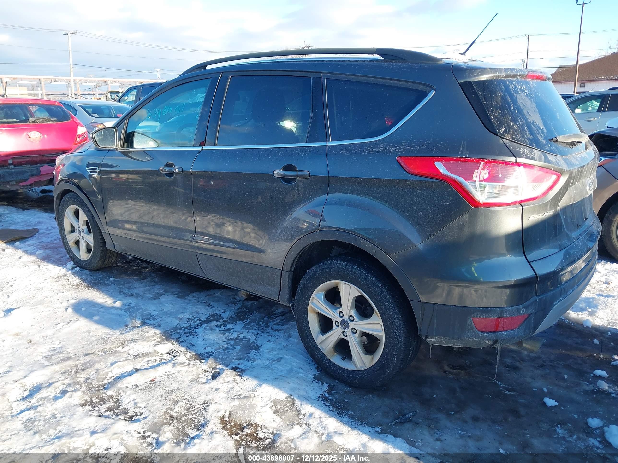 FORD ESCAPE image 3