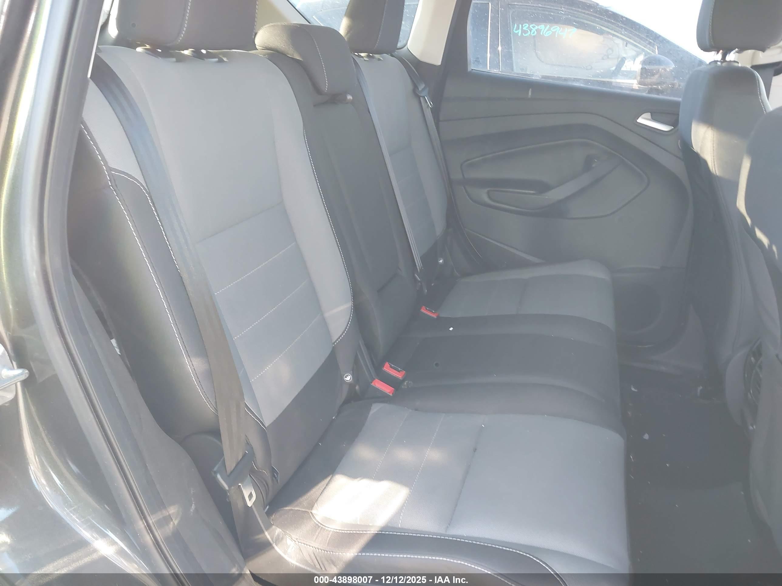 FORD ESCAPE image 8