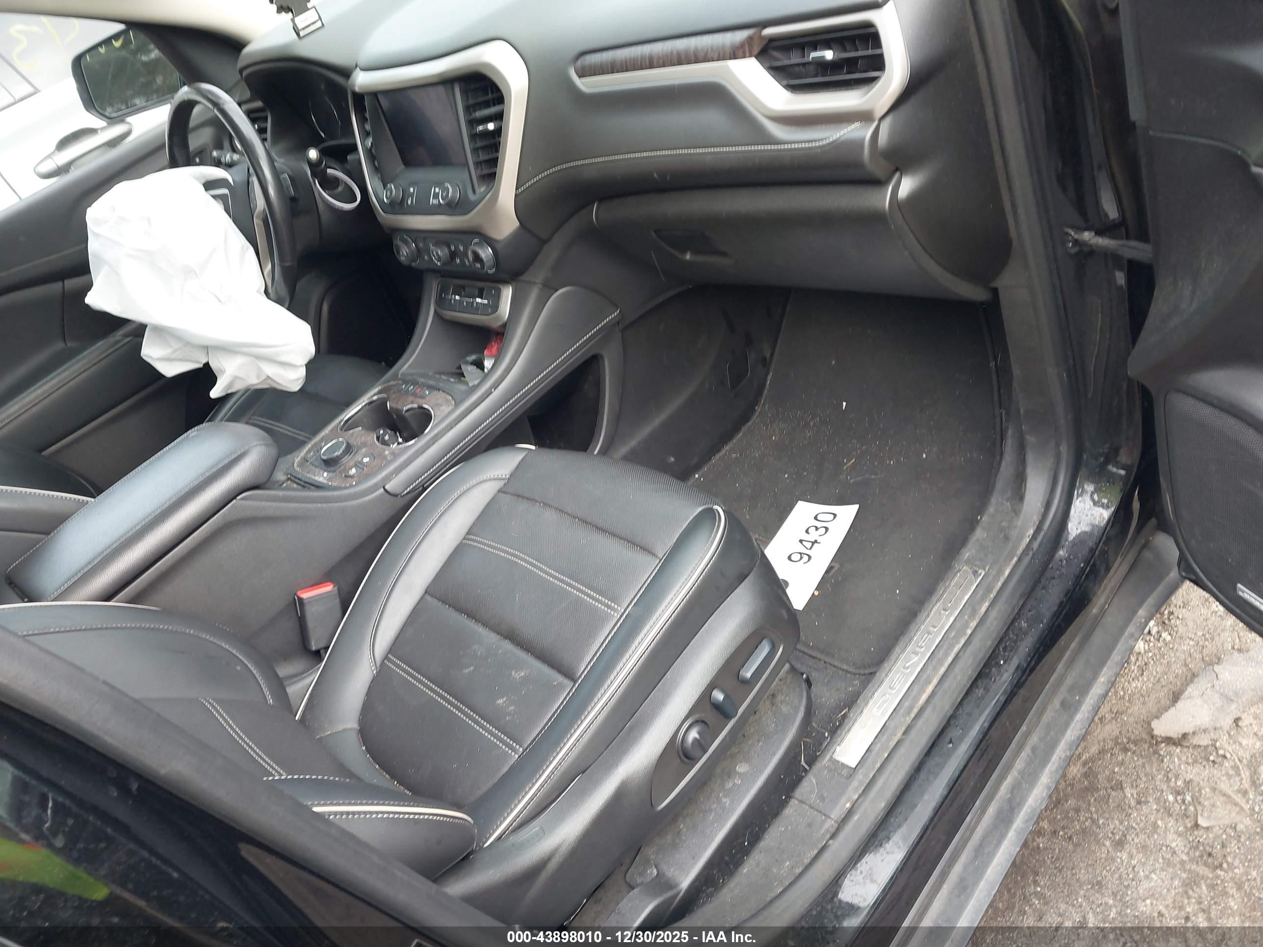 GMC ACADIA image 5