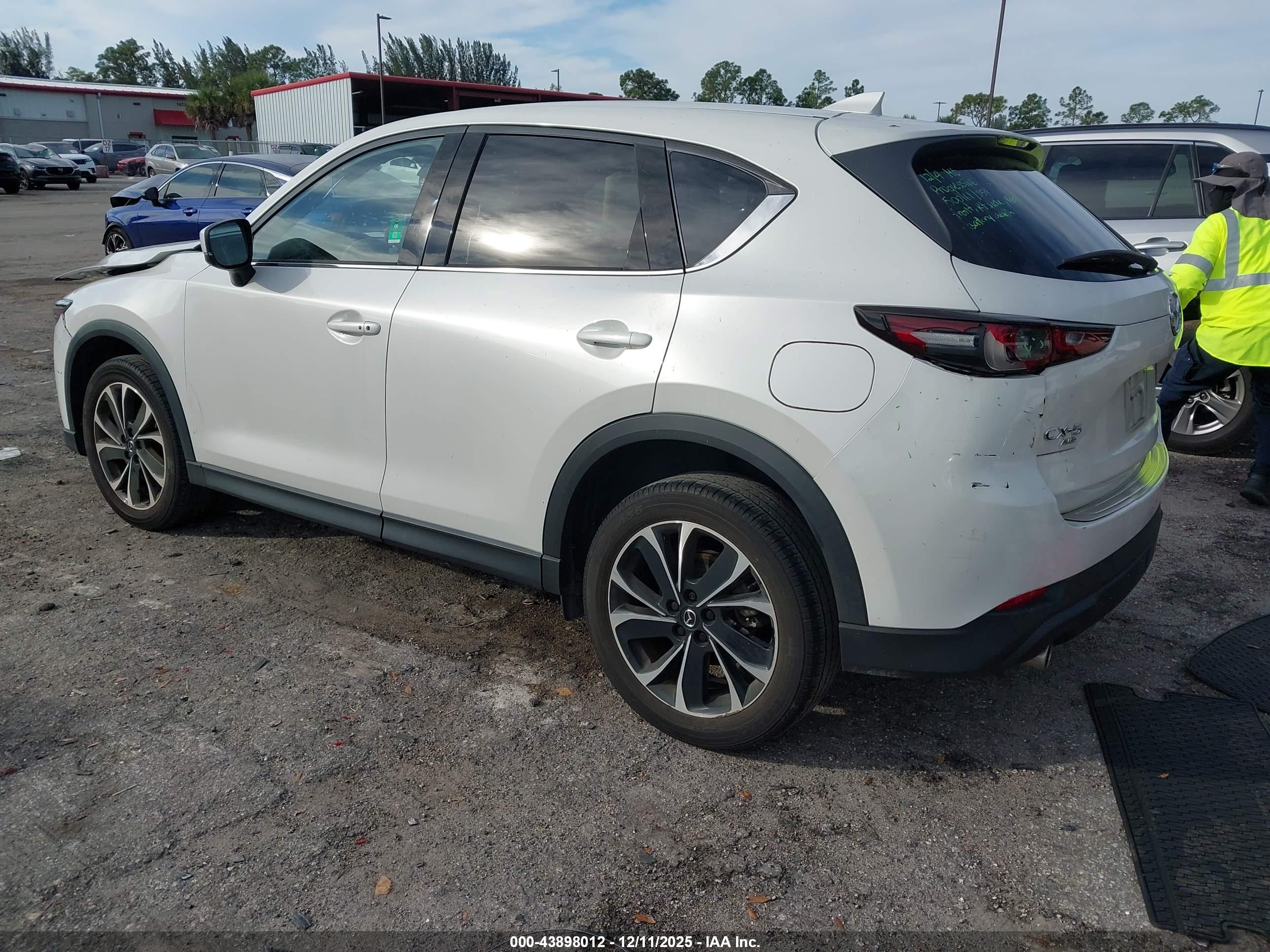 MAZDA CX-5 image 3