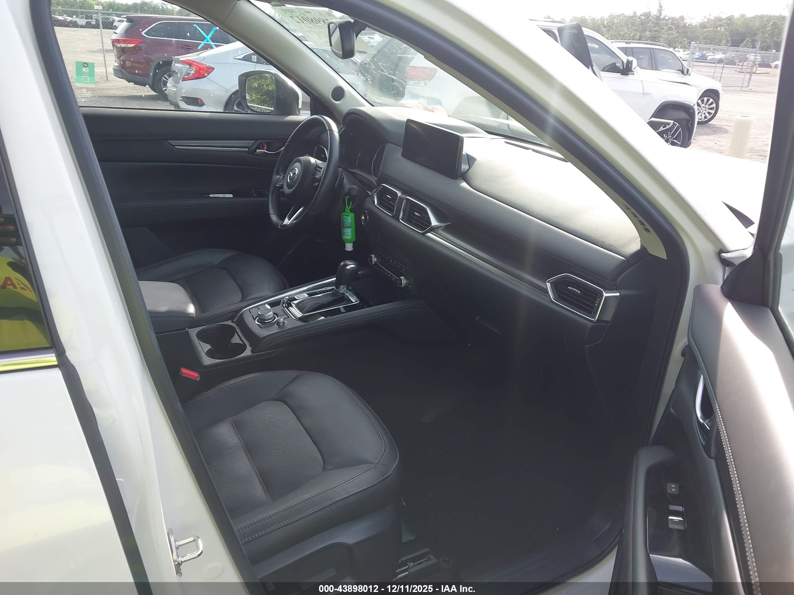MAZDA CX-5 image 5