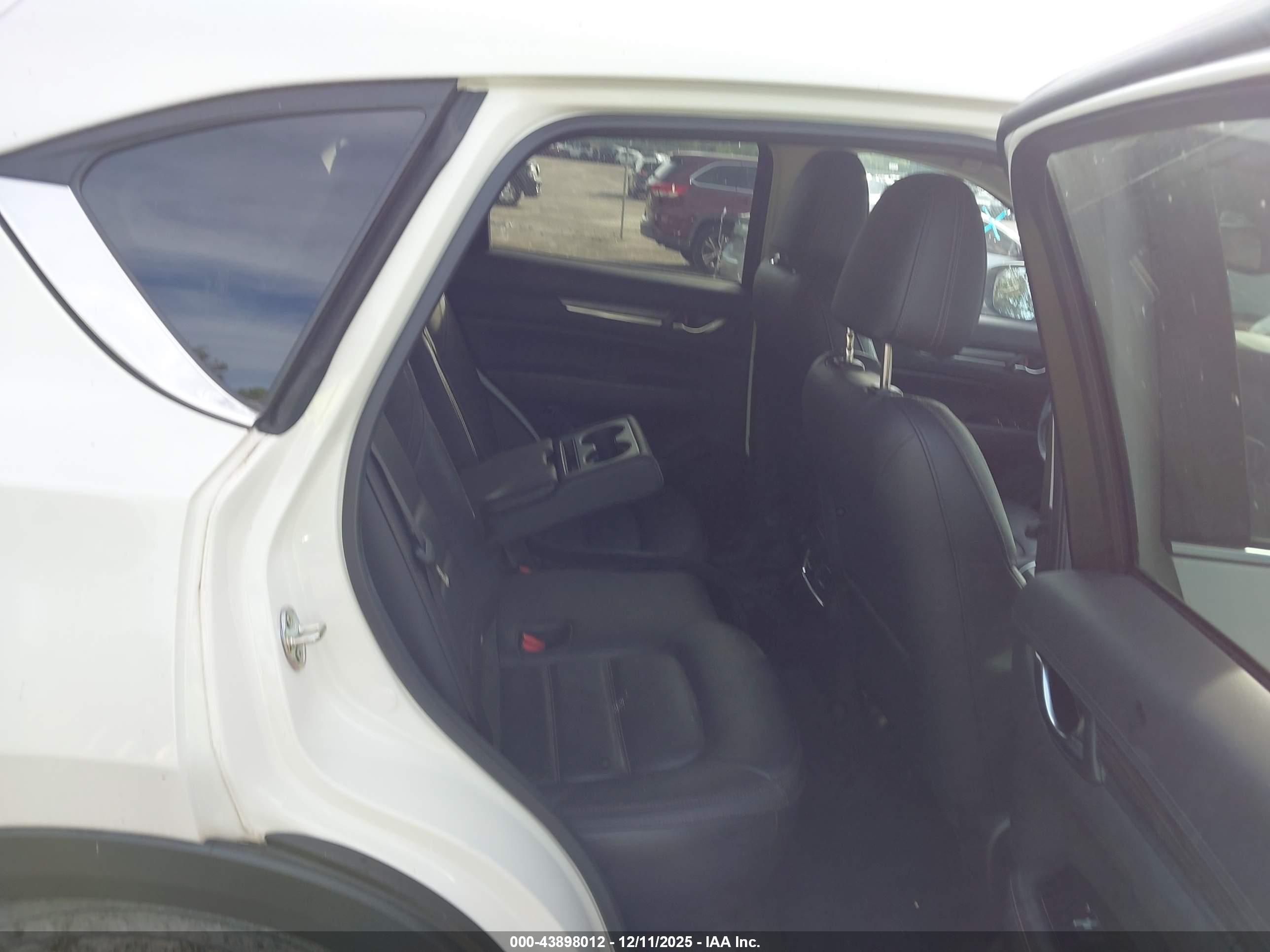 MAZDA CX-5 image 8