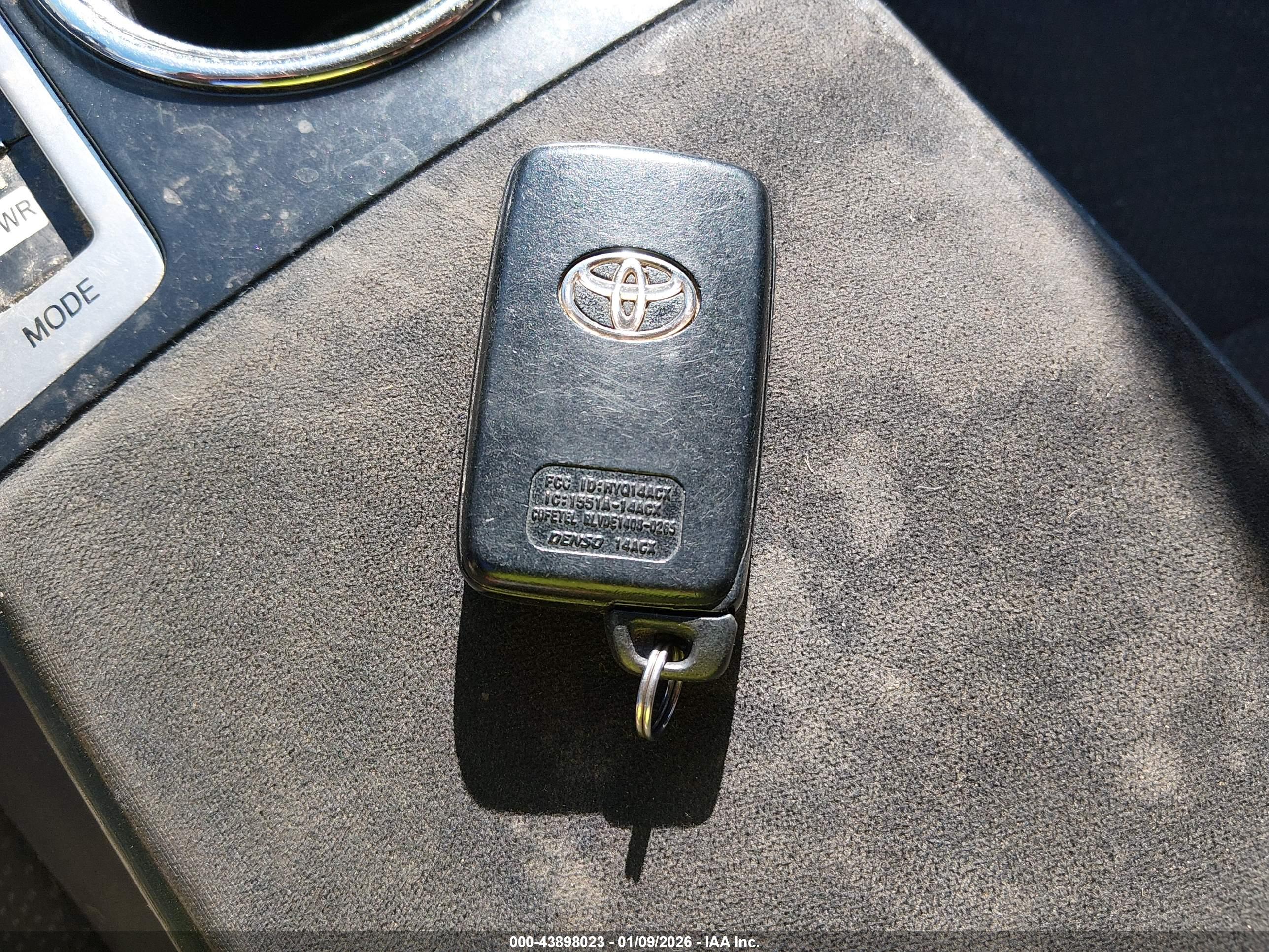 TOYOTA PRIUS image 11
